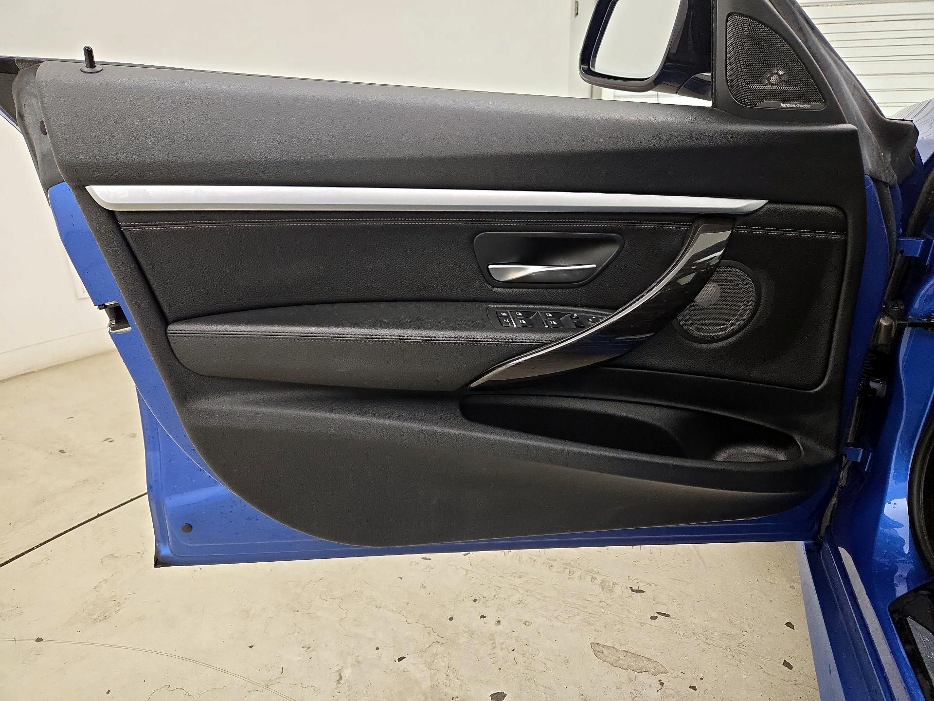 Thumbnail: 2018 BMW 3 Series - 12