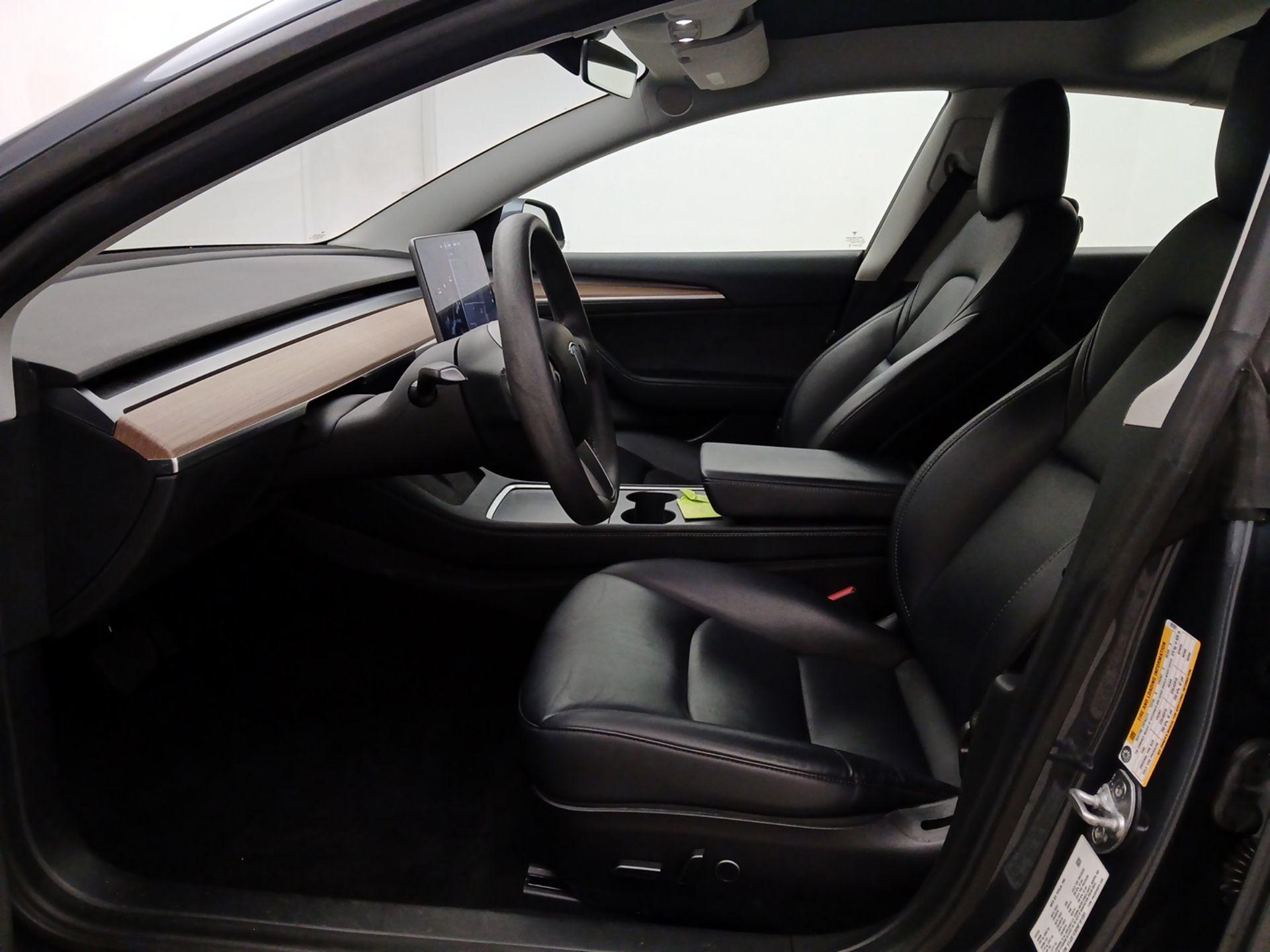 Thumbnail: 2022 Tesla Model 3 - 11