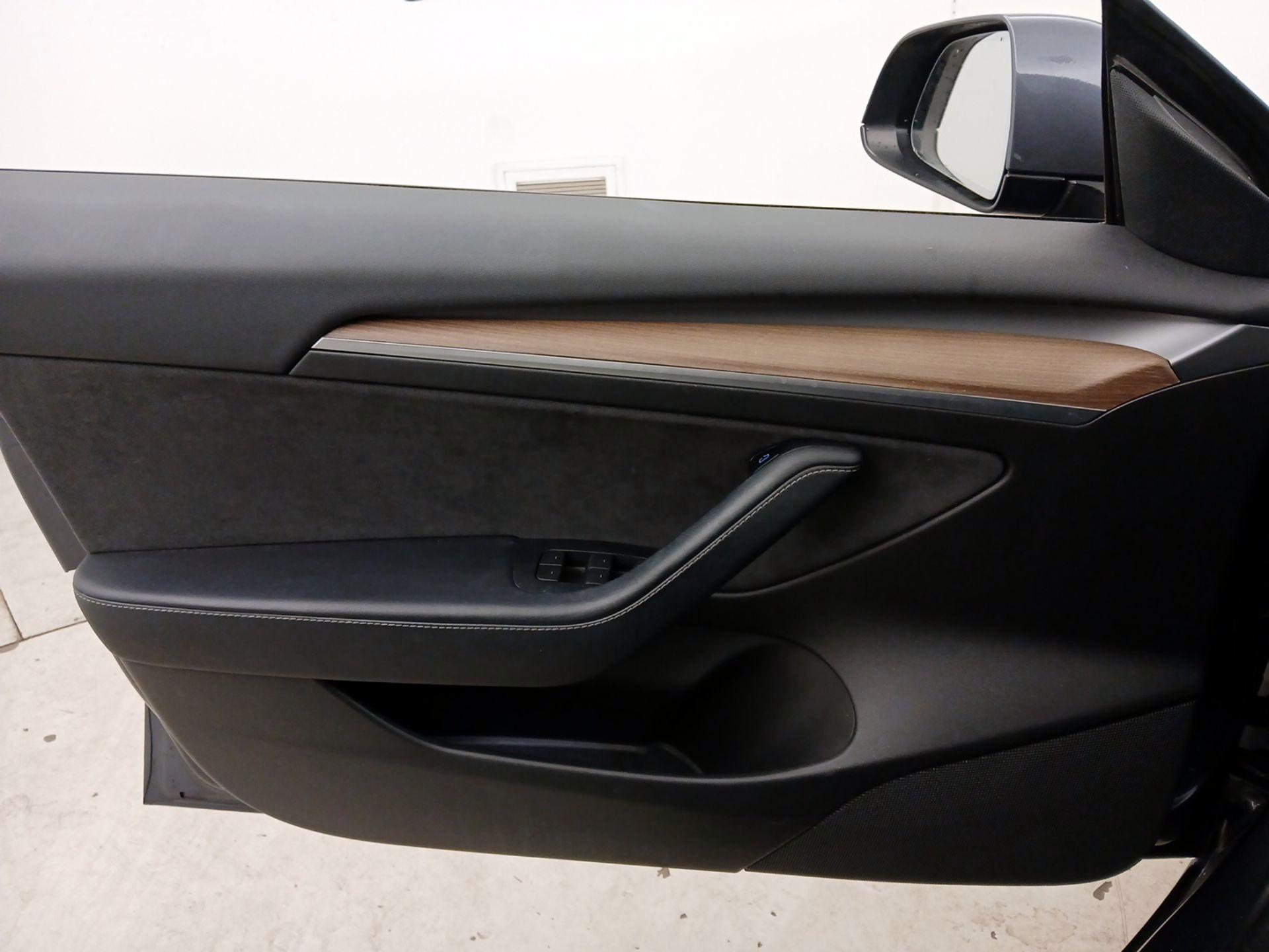 Thumbnail: 2022 Tesla Model 3 - 12