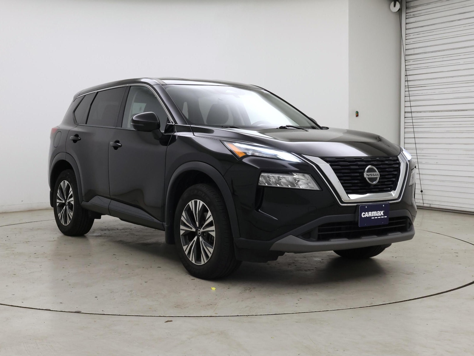 2021 Nissan Rogue SV - Photo 2