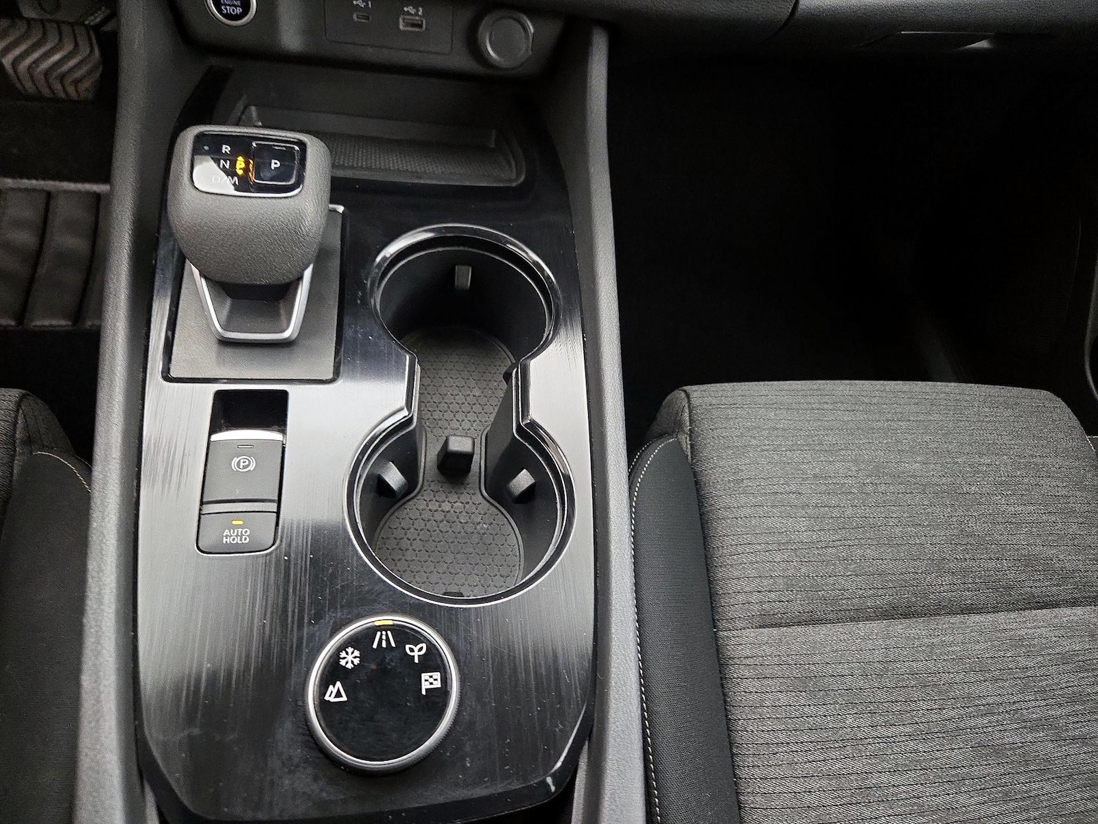 2021 Nissan Rogue SV - Photo 18