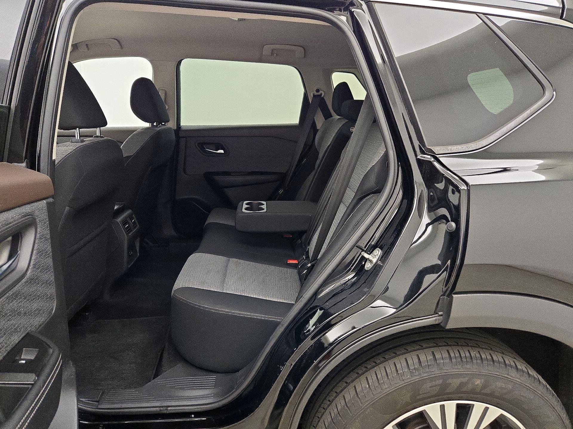 Thumbnail: 2021 Nissan Rogue - 19