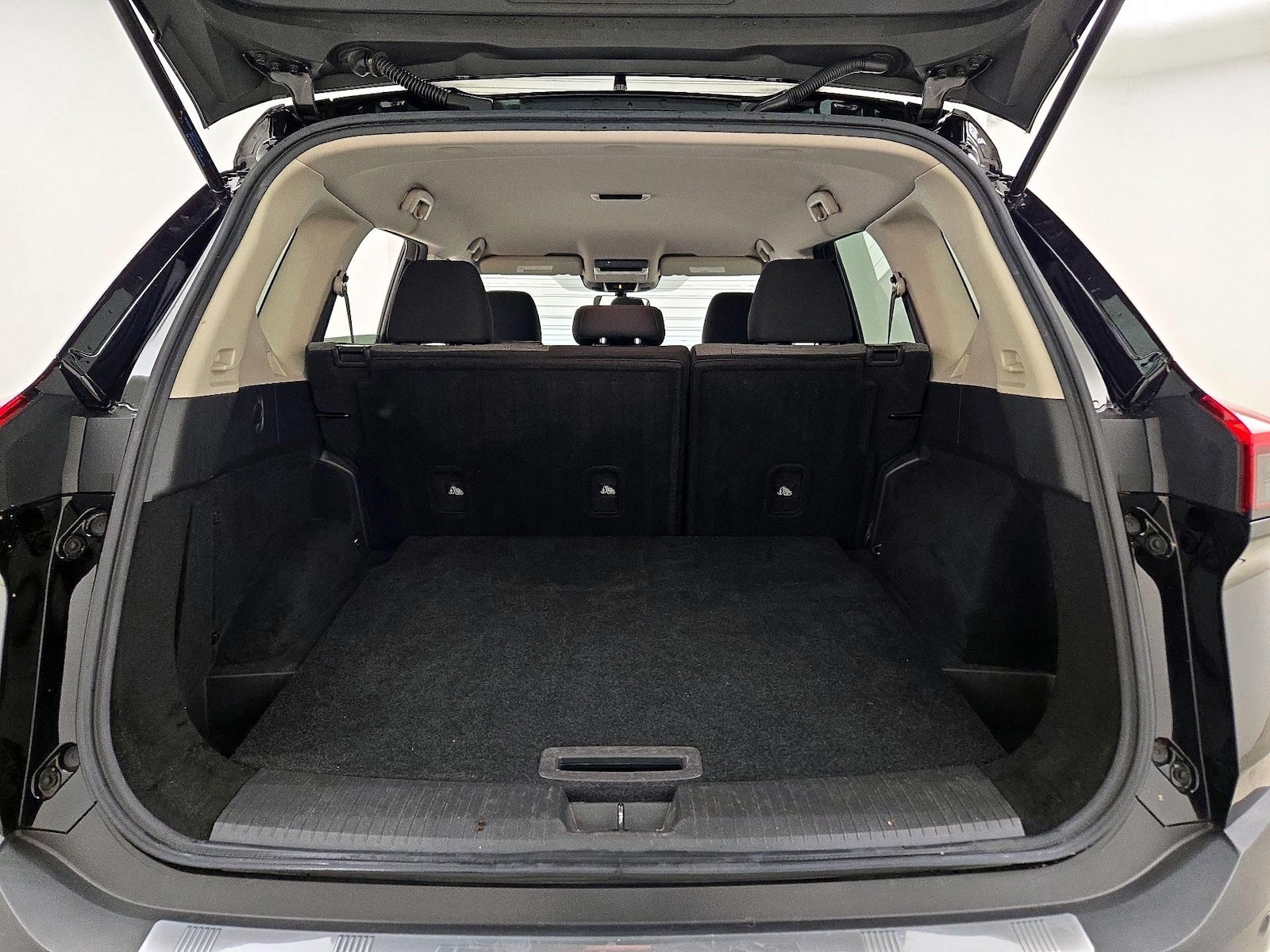2021 Nissan Rogue SV - Photo 21