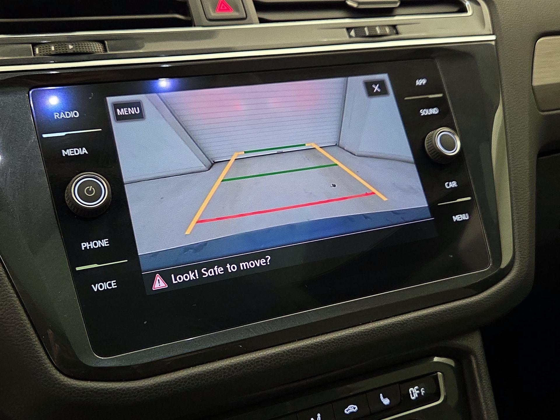 Thumbnail: 2019 Volkswagen Tiguan - 14