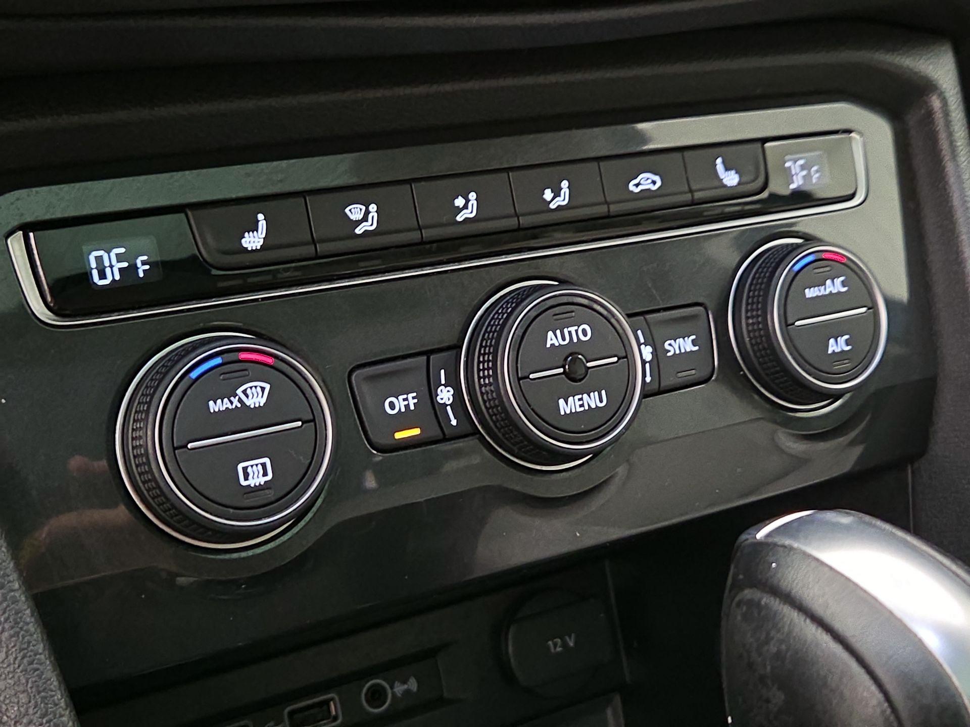 Thumbnail: 2019 Volkswagen Tiguan - 16