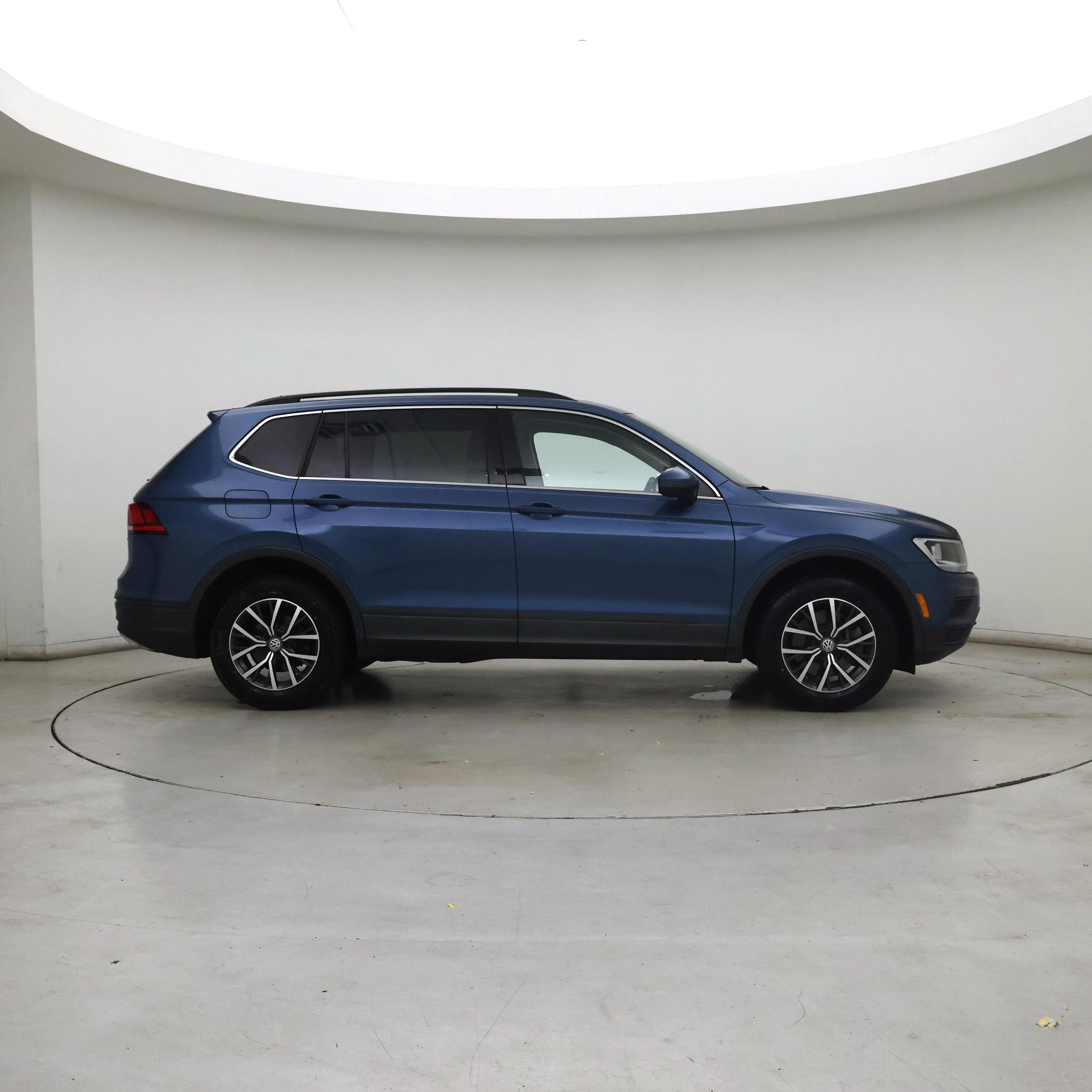 Thumbnail: 2019 Volkswagen Tiguan - 7