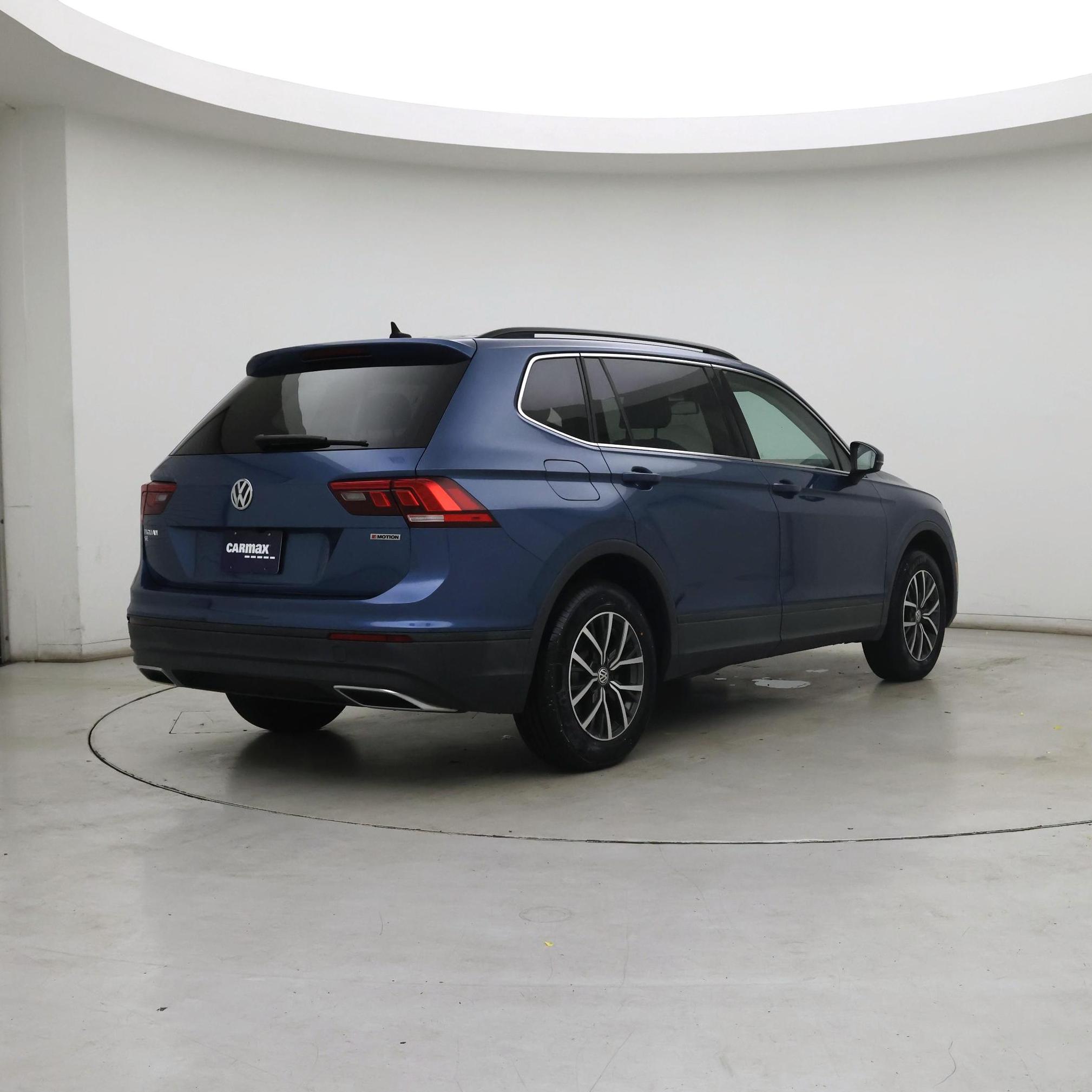 Thumbnail: 2019 Volkswagen Tiguan - 8