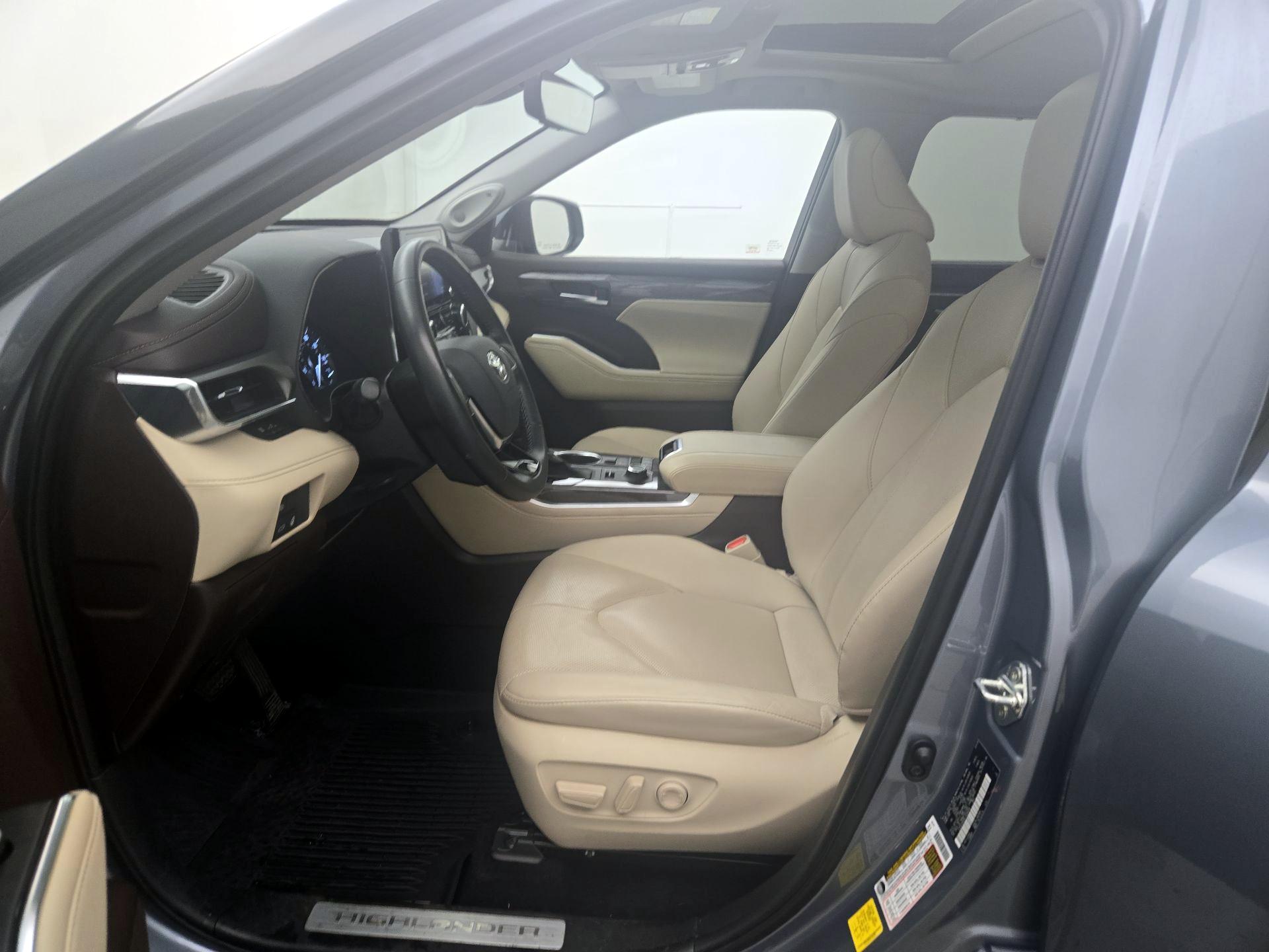 Thumbnail: 2020 Toyota Highlander - 11