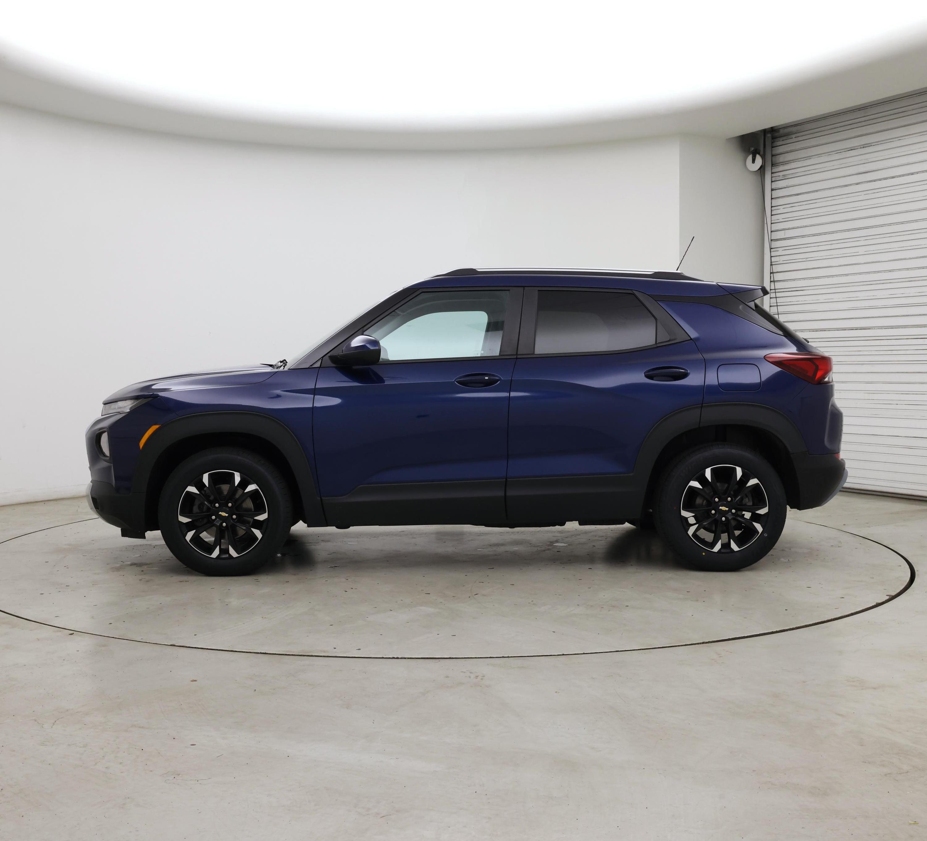 Thumbnail: 2022 Chevrolet TrailBlazer - 3