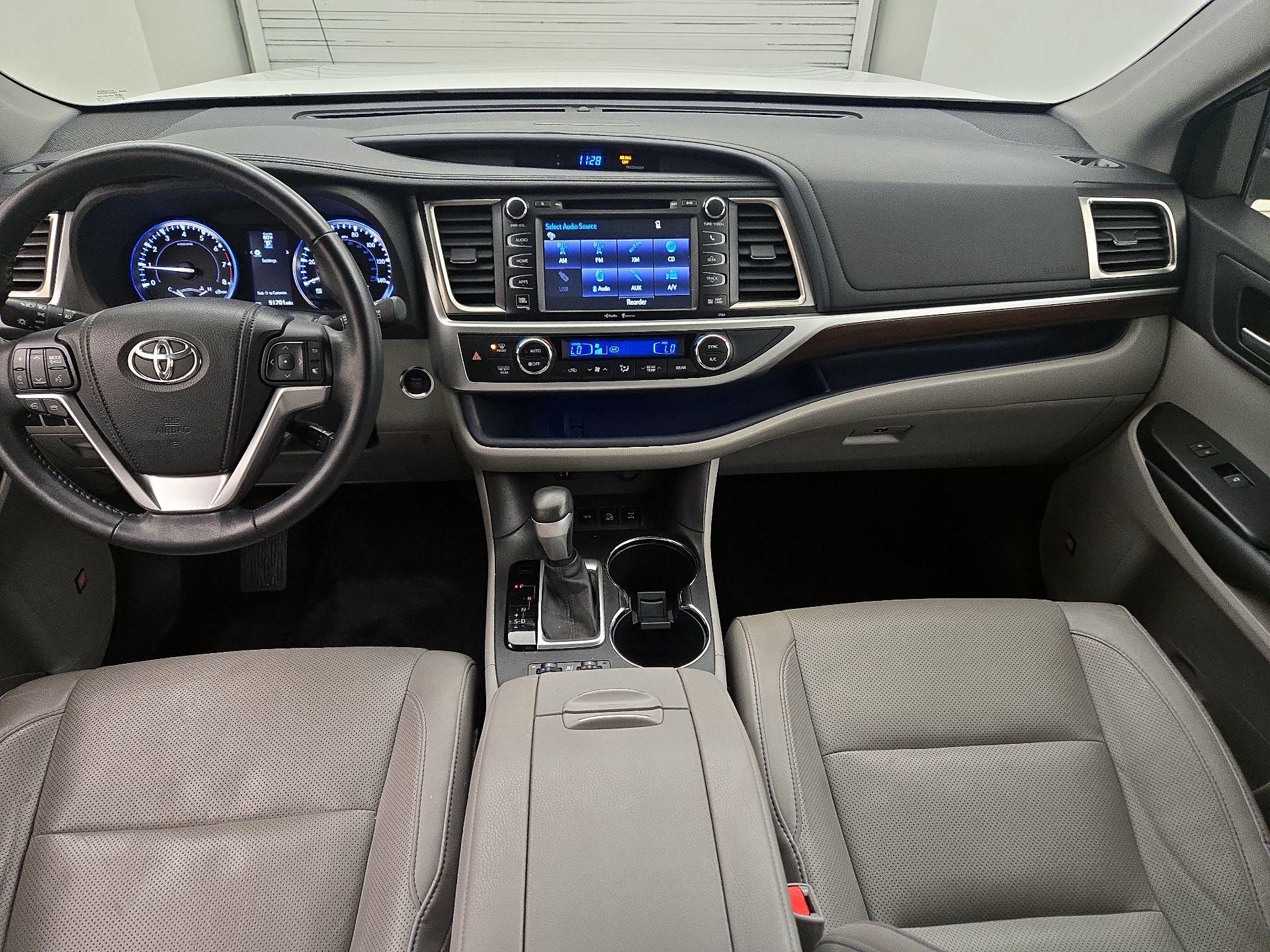 Thumbnail: 2015 Toyota Highlander - 9