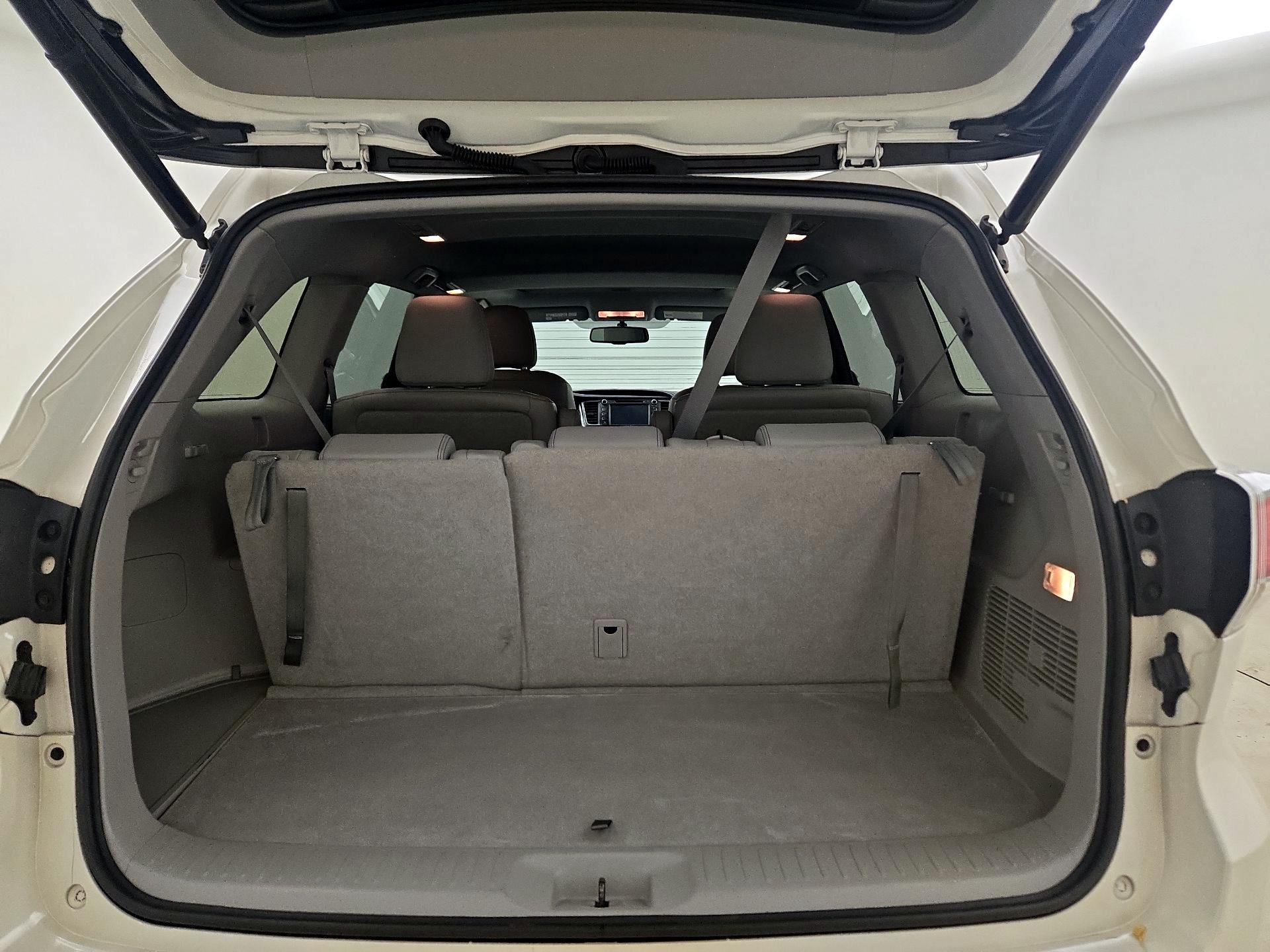 Thumbnail: 2015 Toyota Highlander - 17