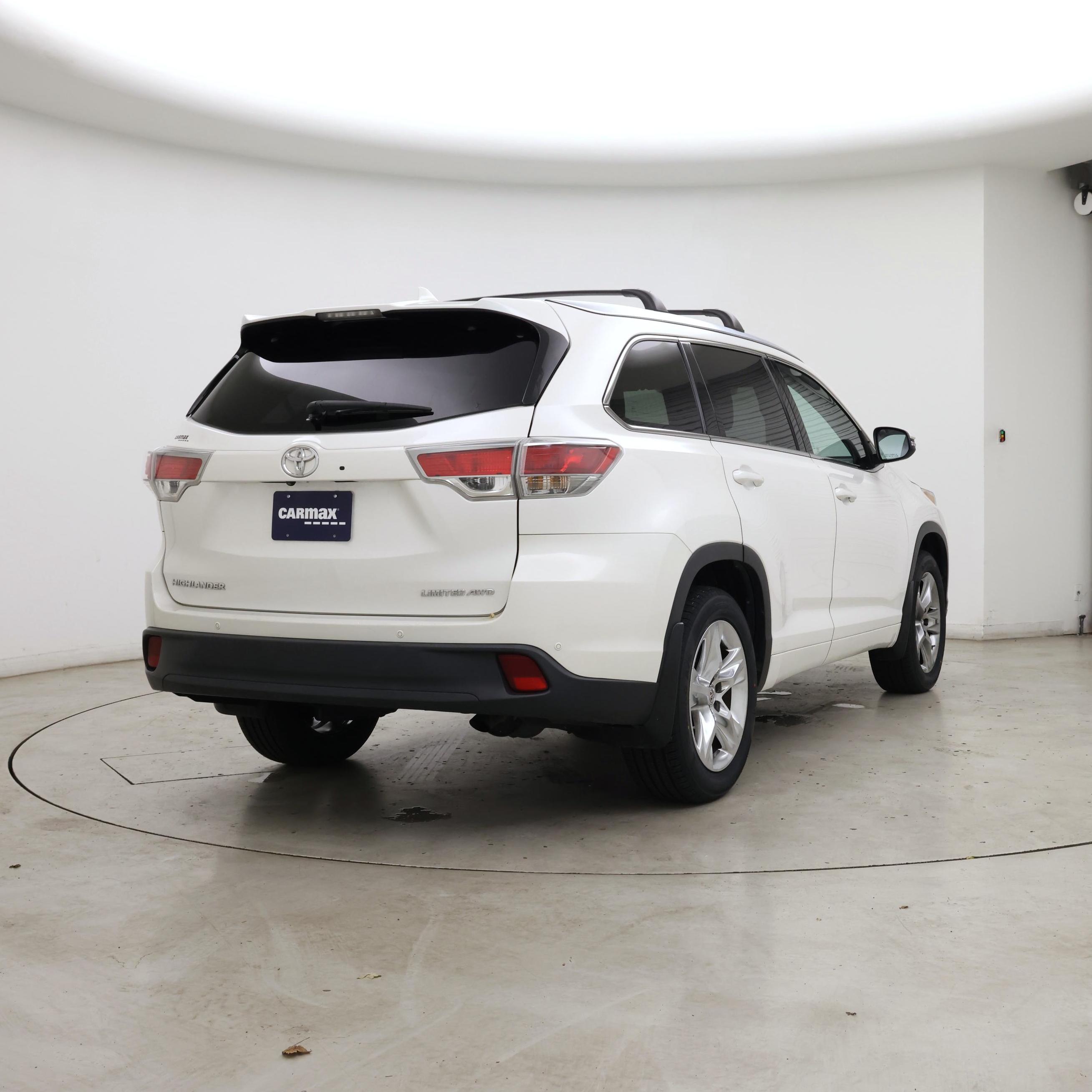 Thumbnail: 2015 Toyota Highlander - 8