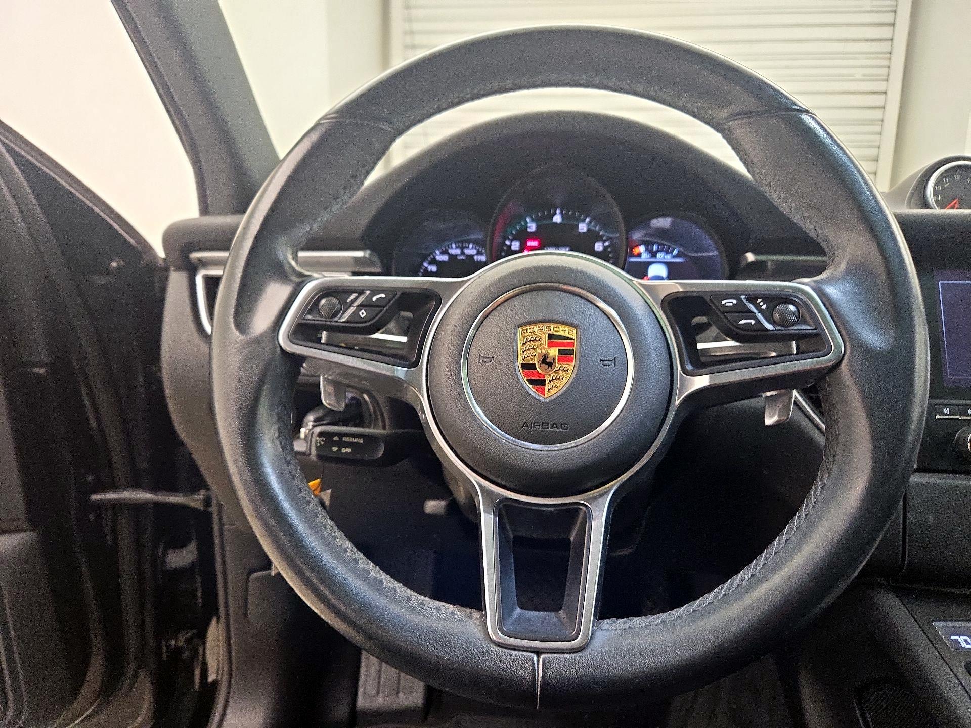 Thumbnail: 2018 Porsche Macan - 10