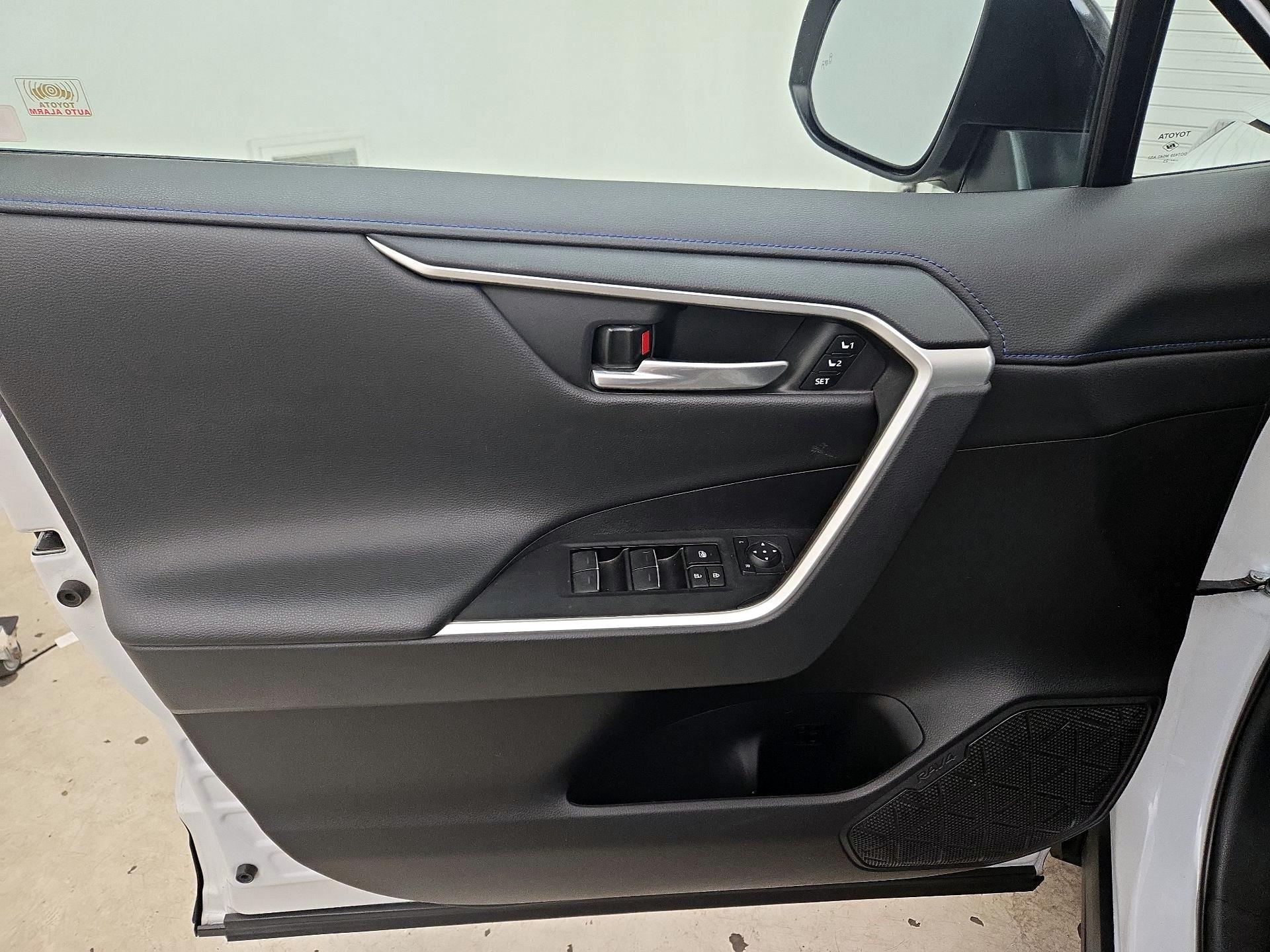 Thumbnail: 2023 Toyota RAV4 - 12