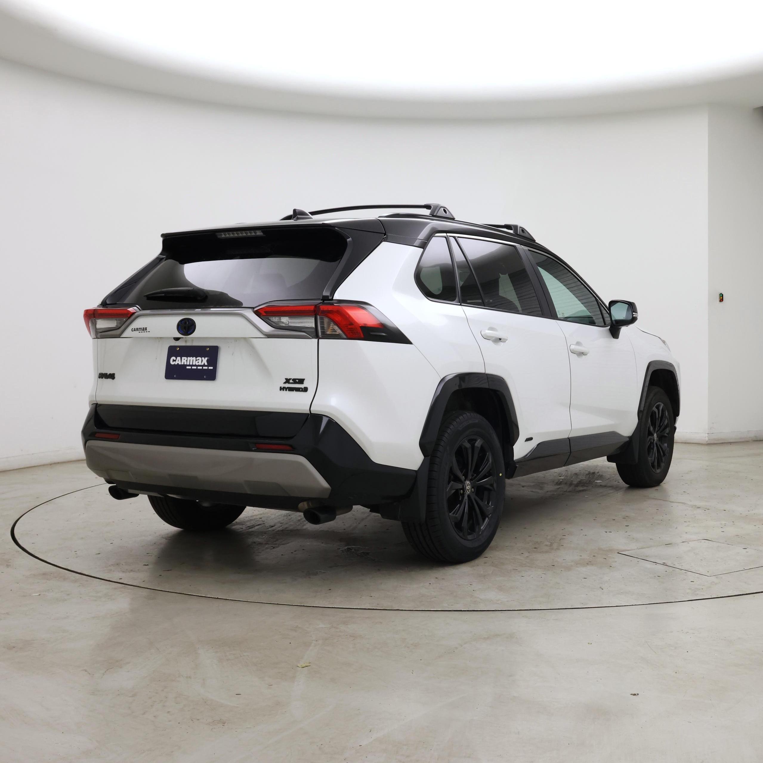 Thumbnail: 2023 Toyota RAV4 - 8