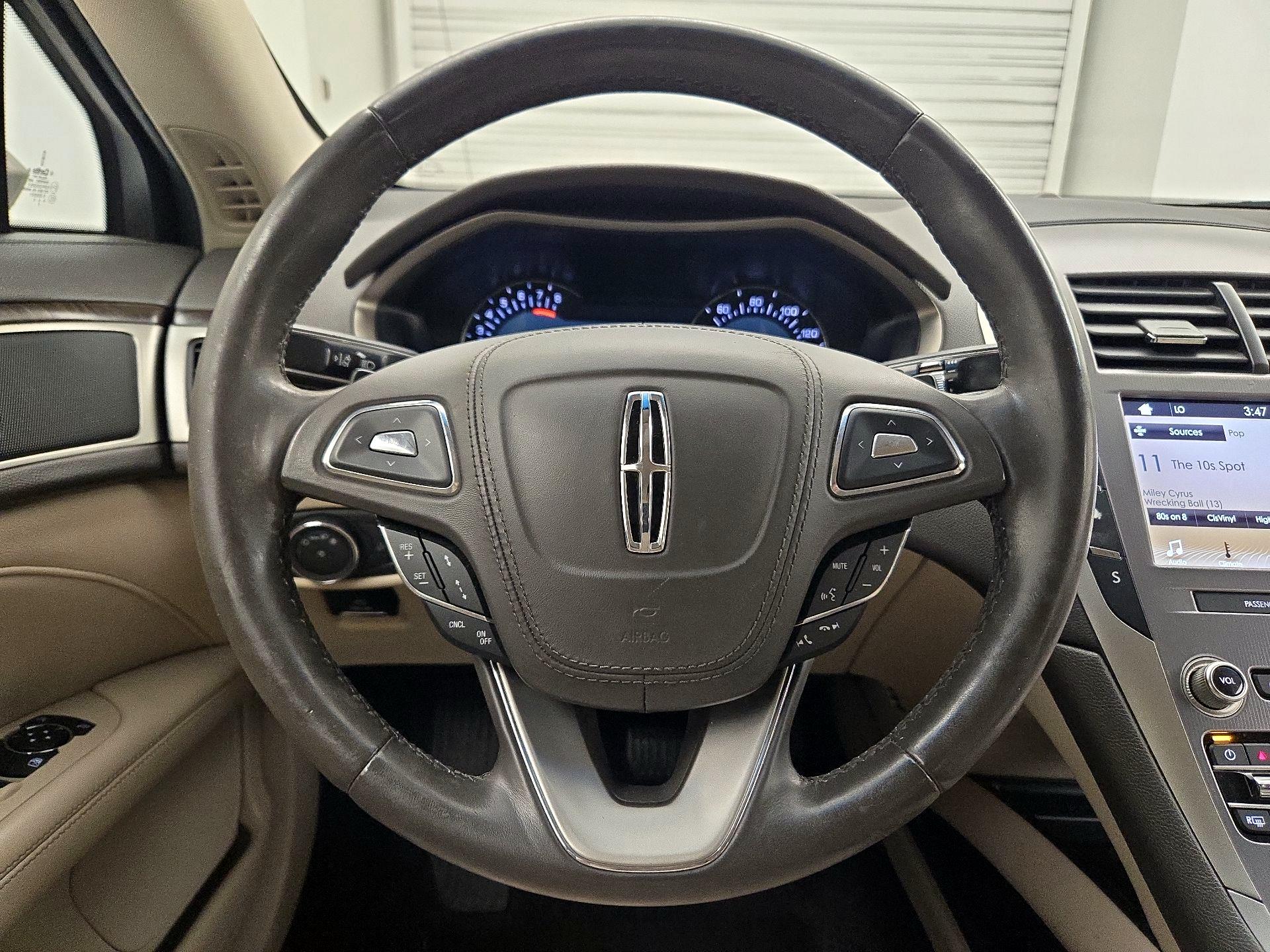 Thumbnail: 2019 Lincoln MKZ - 10