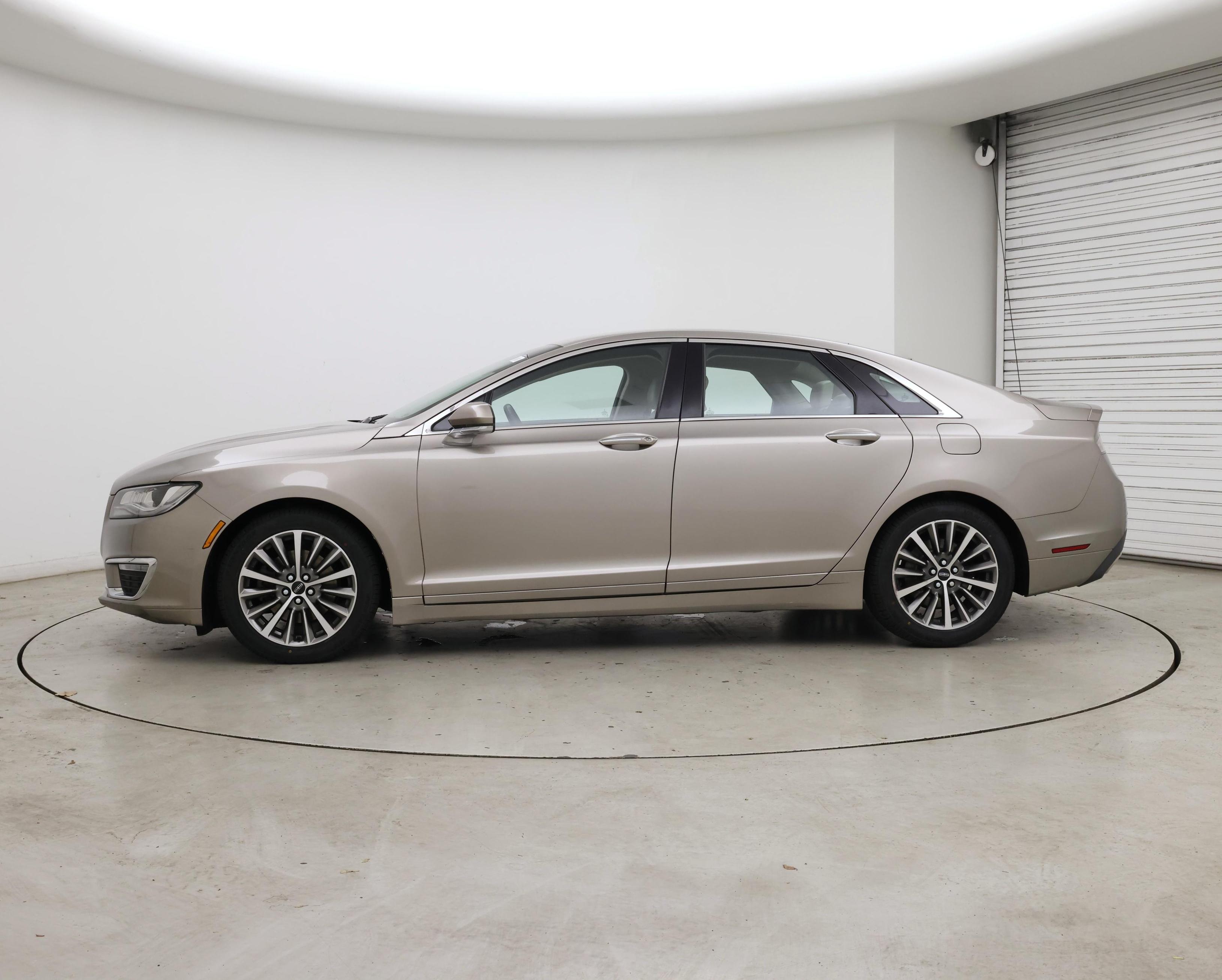 Thumbnail: 2019 Lincoln MKZ - 3