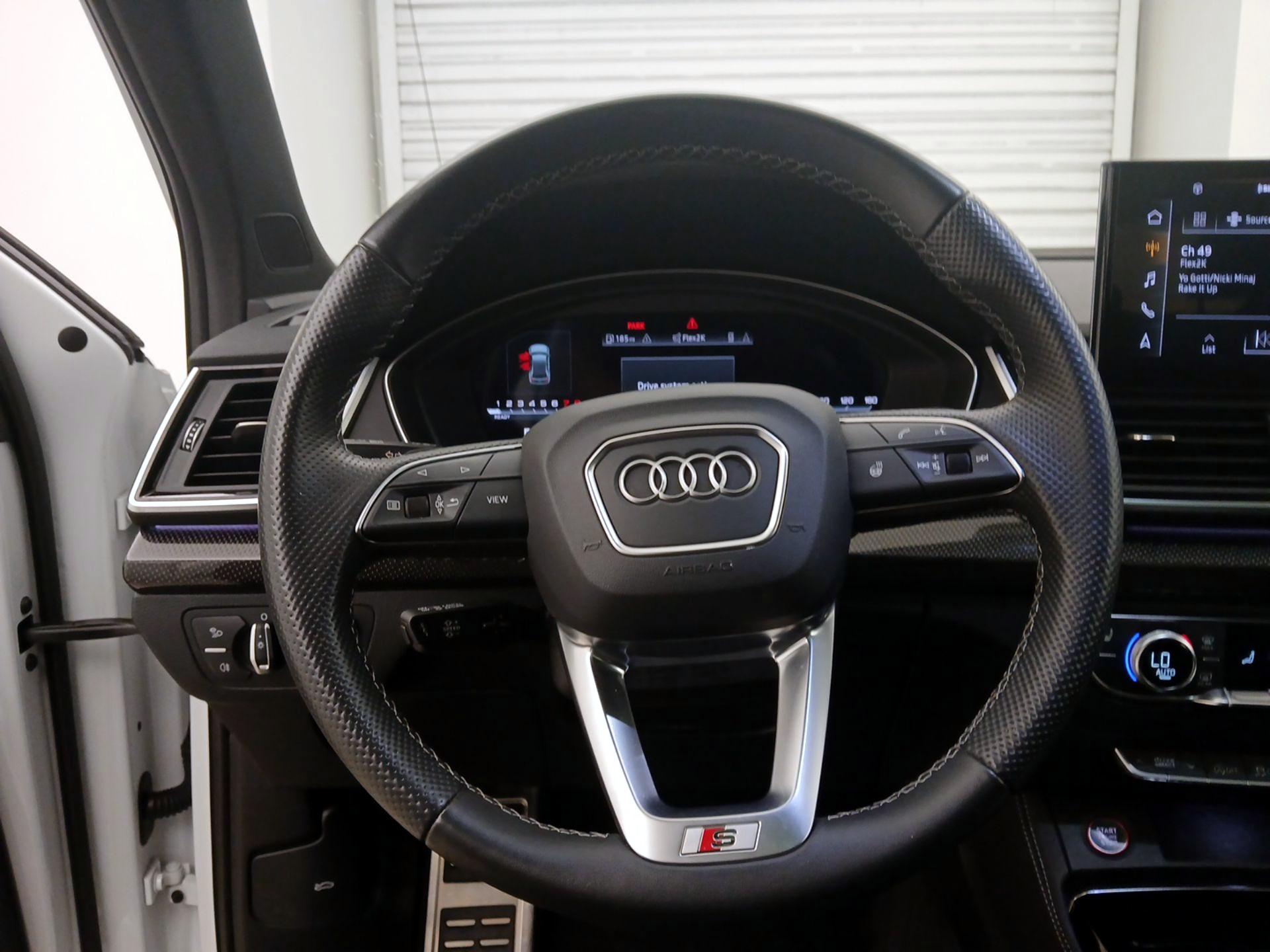 Thumbnail: 2022 Audi SQ5 - 10