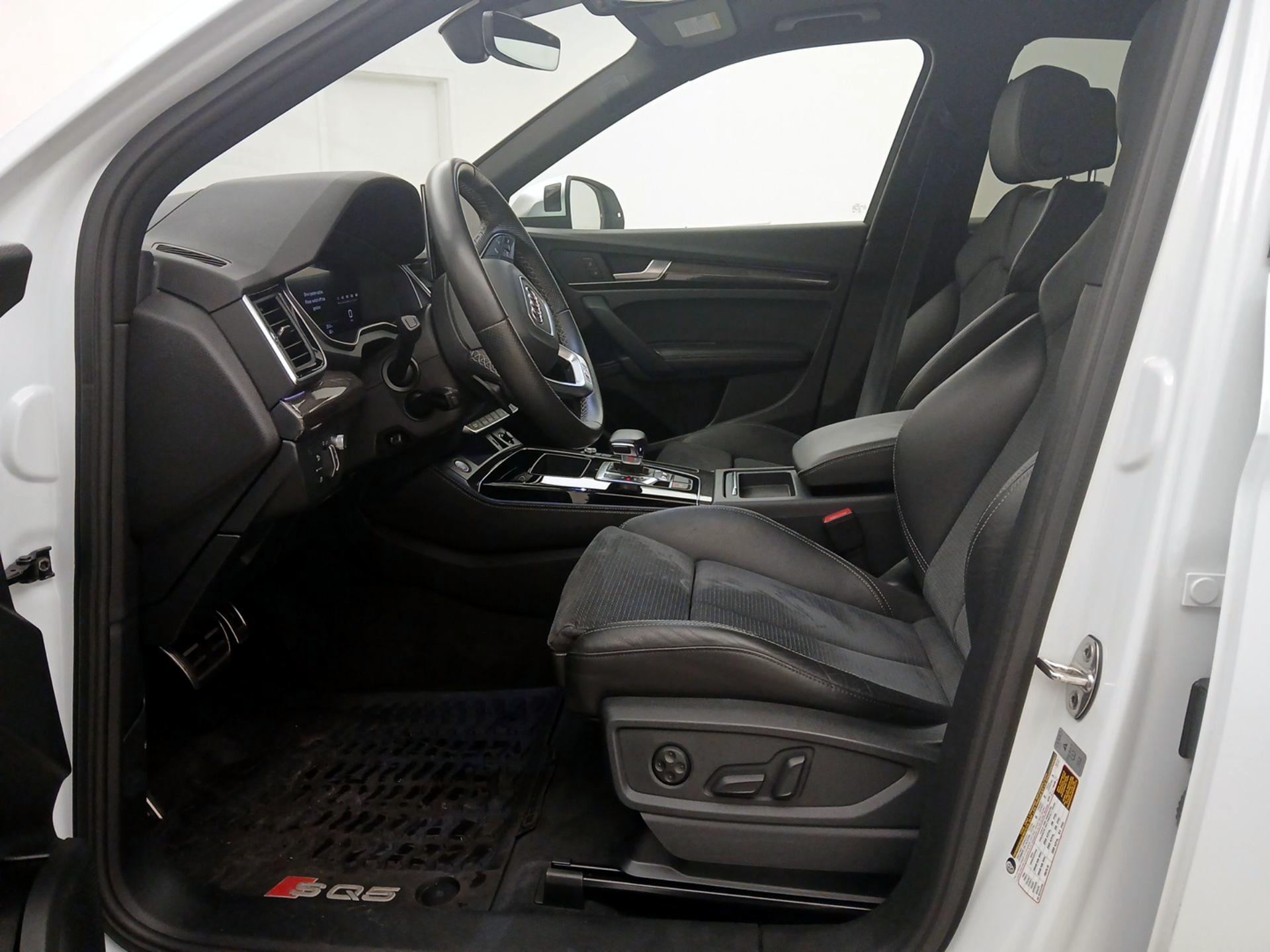 Thumbnail: 2022 Audi SQ5 - 11
