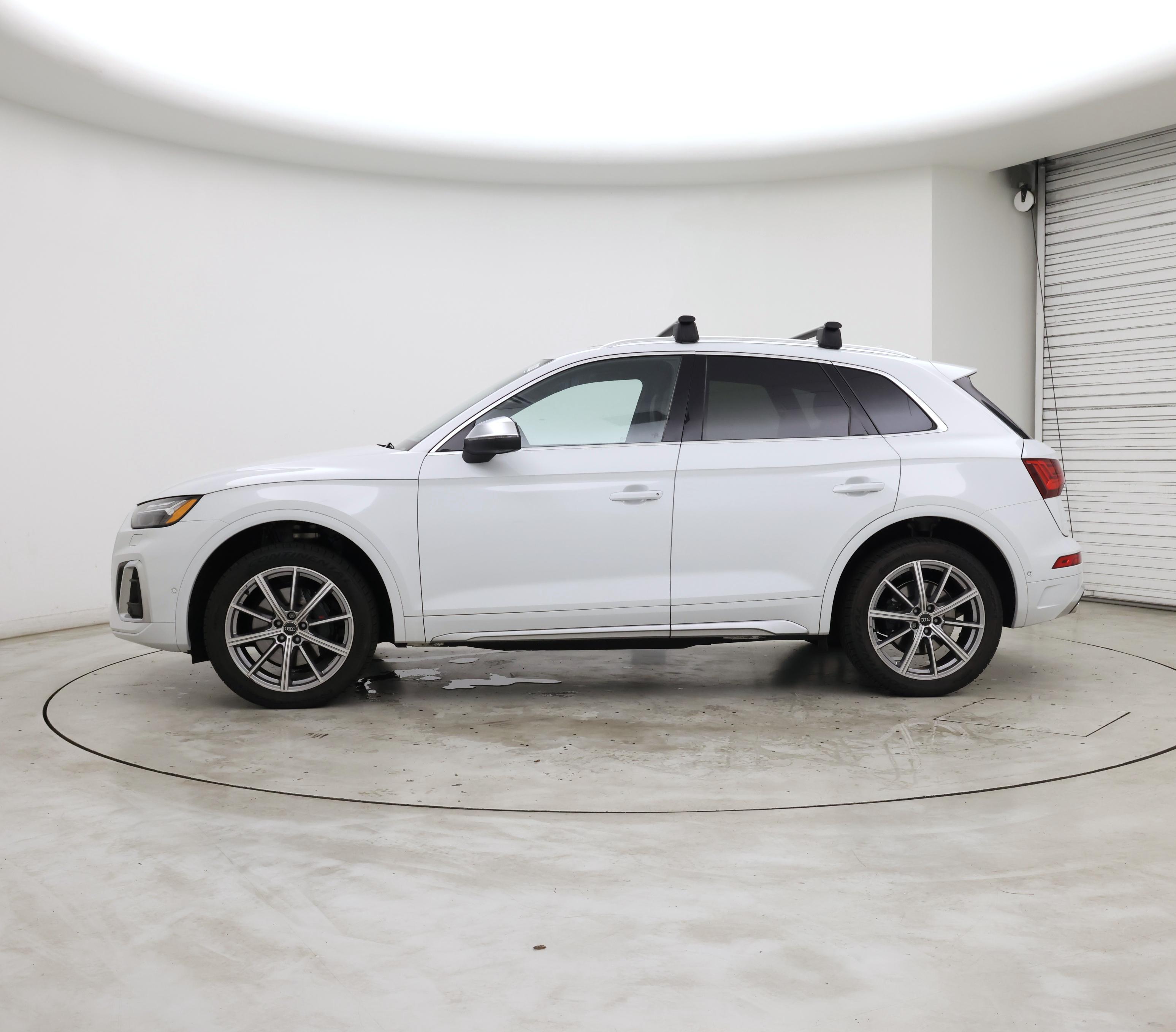 Thumbnail: 2022 Audi SQ5 - 3