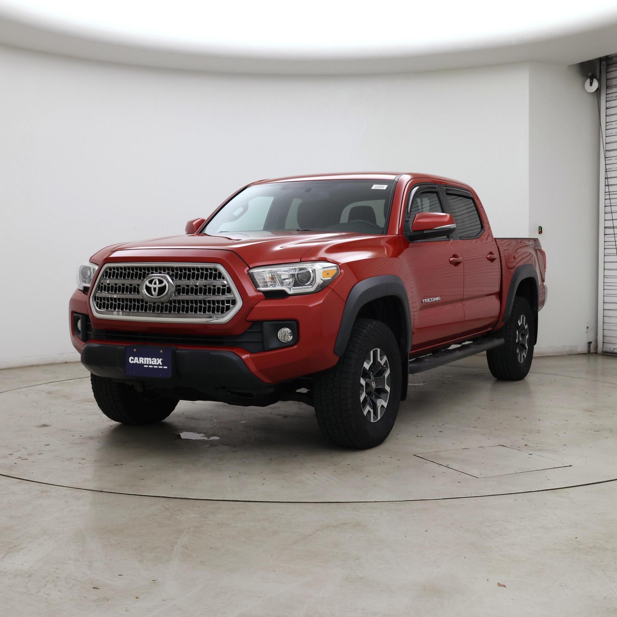 Thumbnail: 2017 Toyota Tacoma - 4