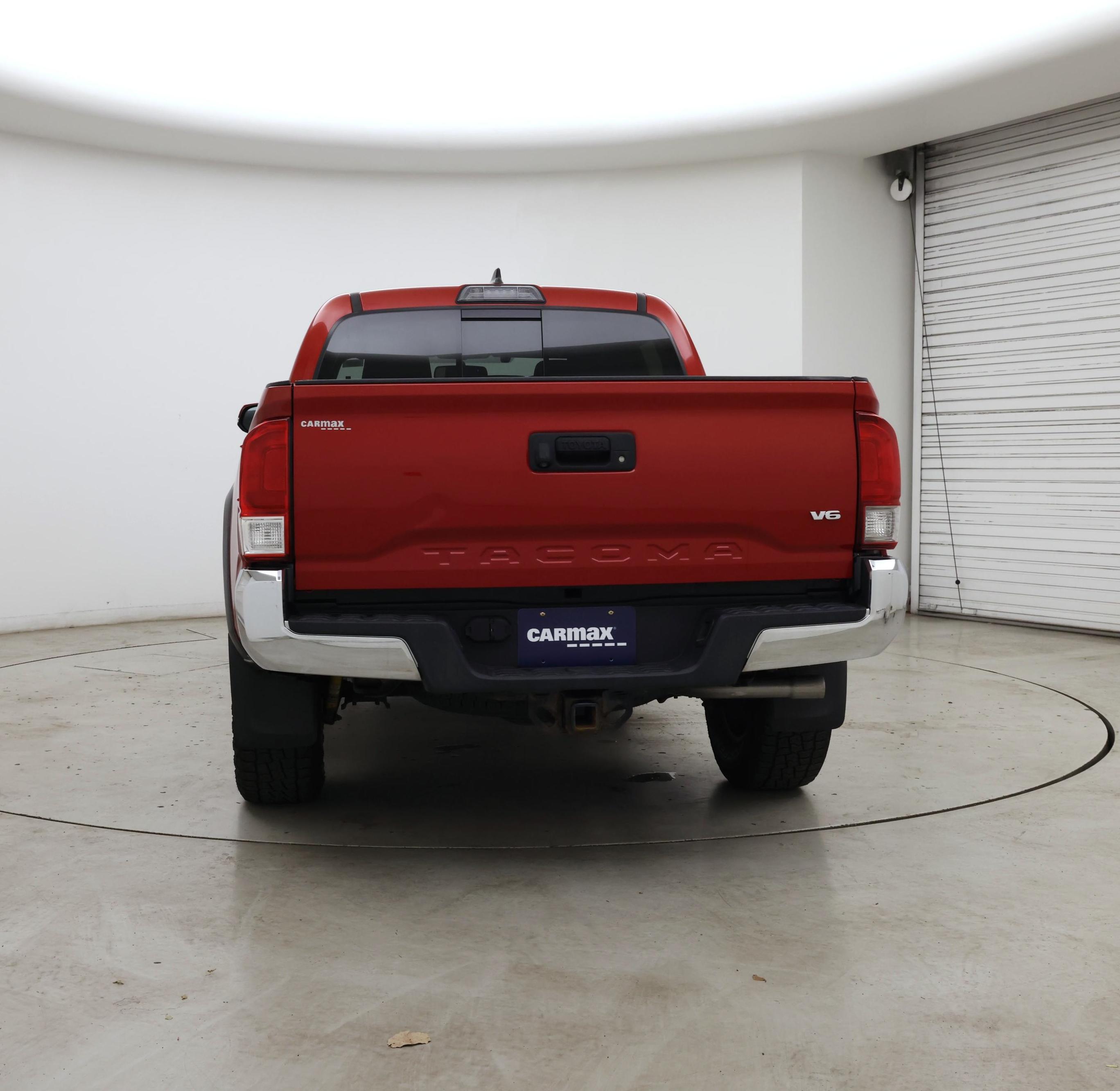 Thumbnail: 2017 Toyota Tacoma - 6