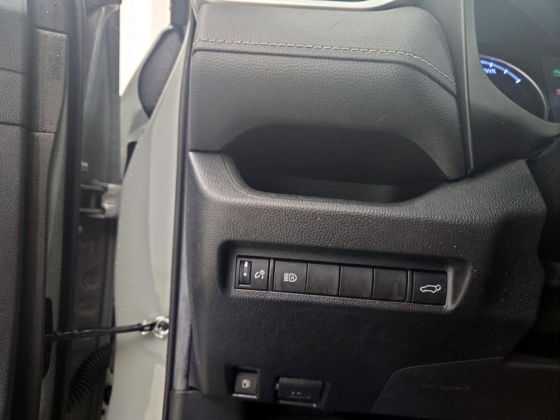 Thumbnail: 2021 Toyota RAV4 - 13