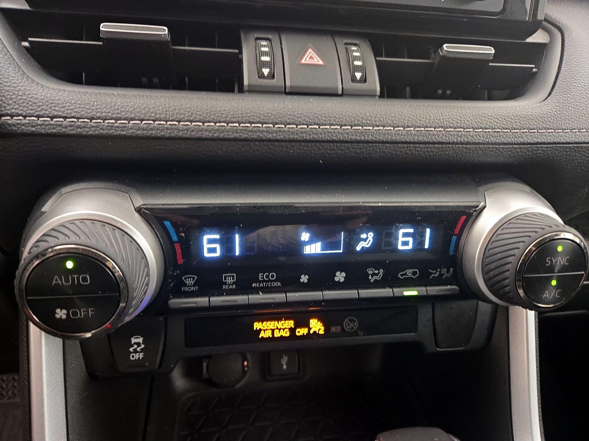 Thumbnail: 2021 Toyota RAV4 - 16