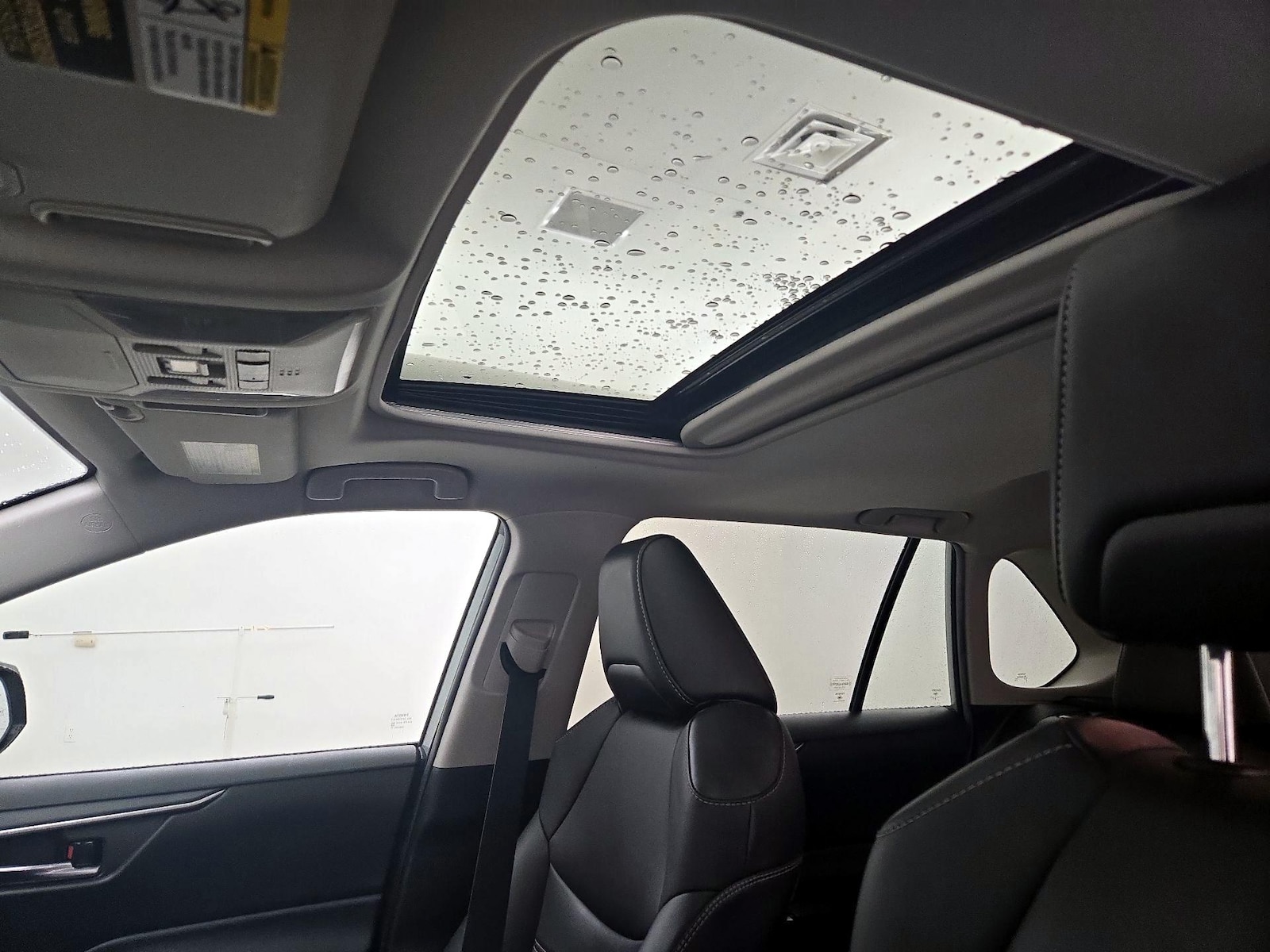 Sunroof(s) & Overhead Airbags
