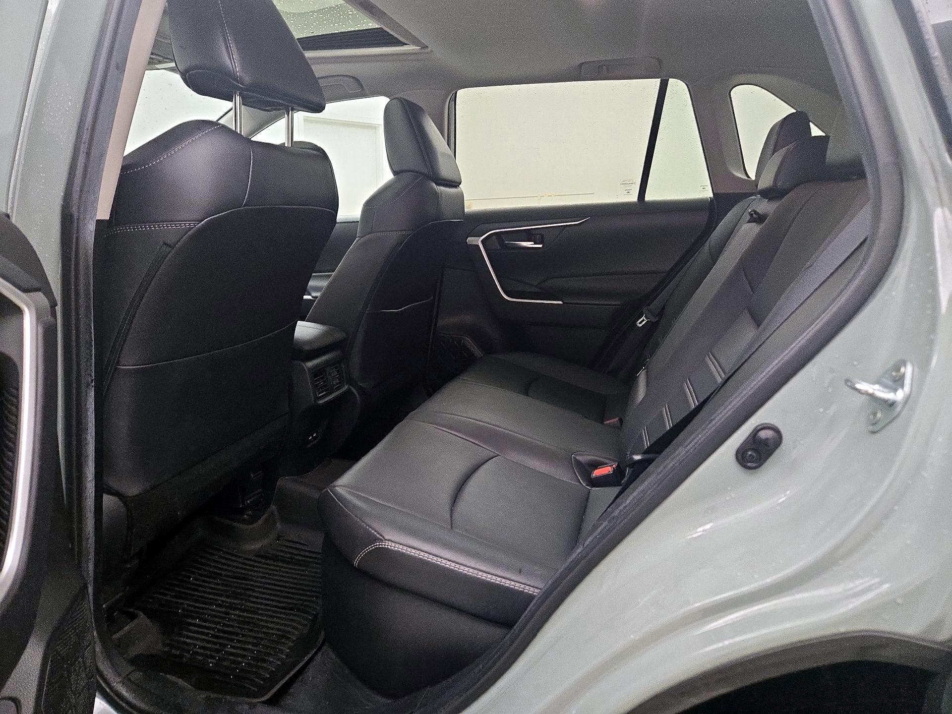 Thumbnail: 2021 Toyota RAV4 - 20