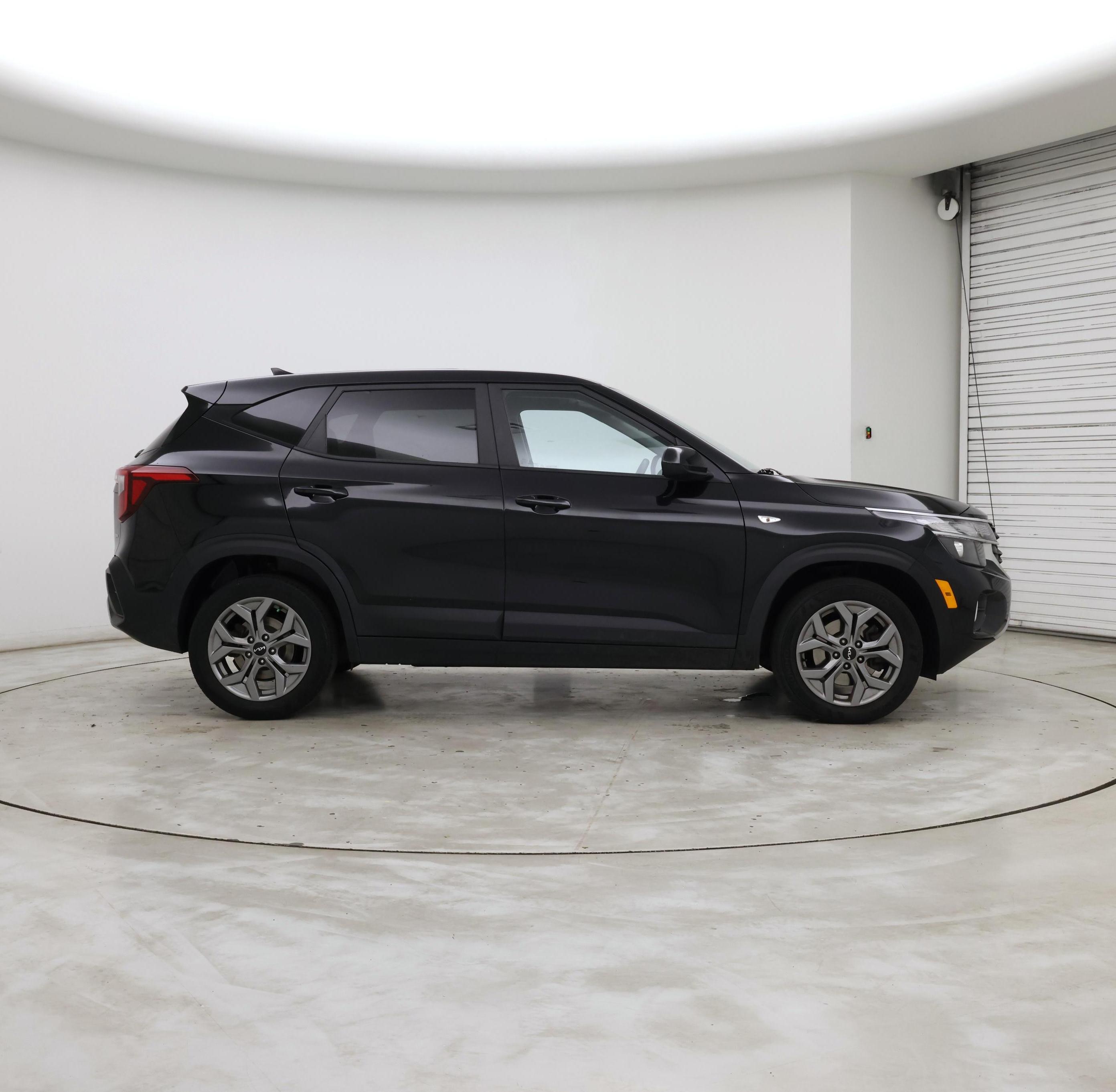 Thumbnail: 2024 Kia Seltos - 7