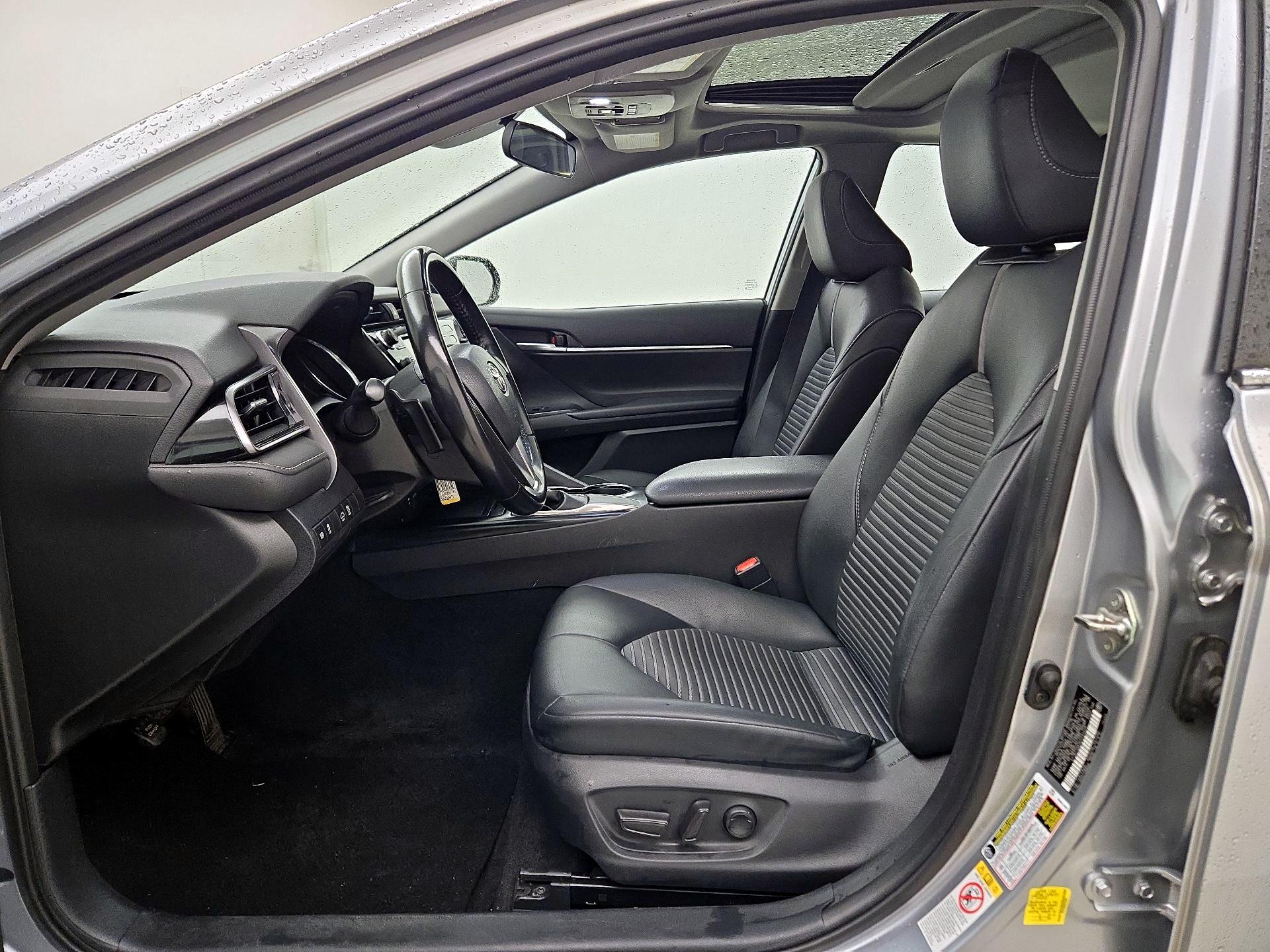 Thumbnail: 2019 Toyota Camry - 11