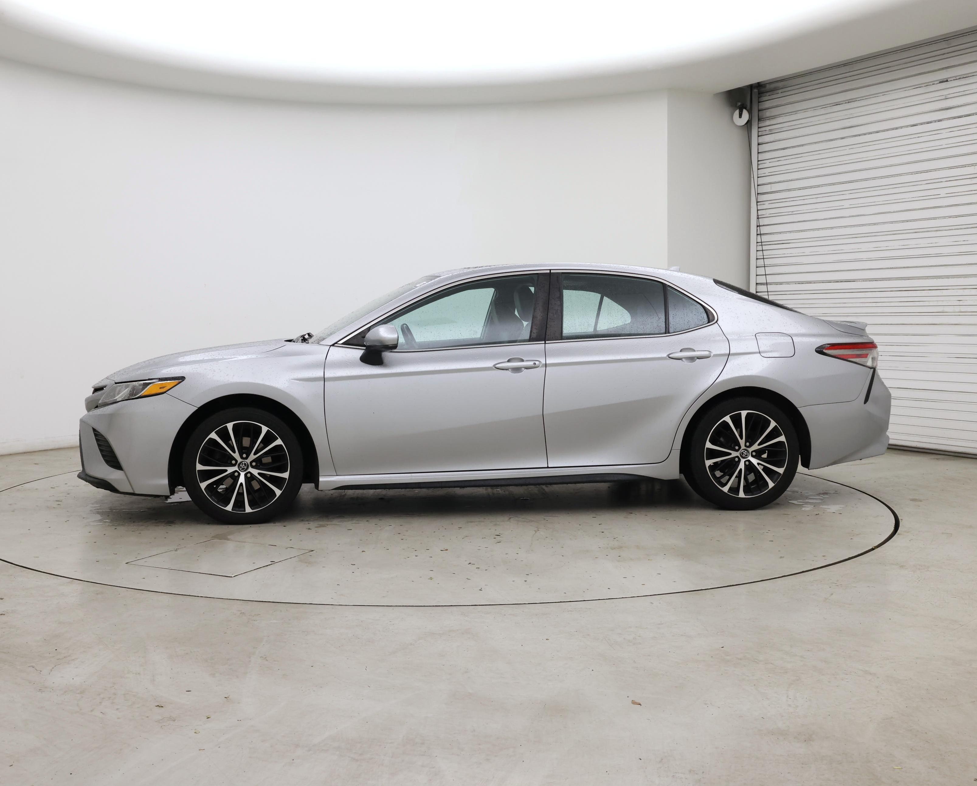 Thumbnail: 2019 Toyota Camry - 3