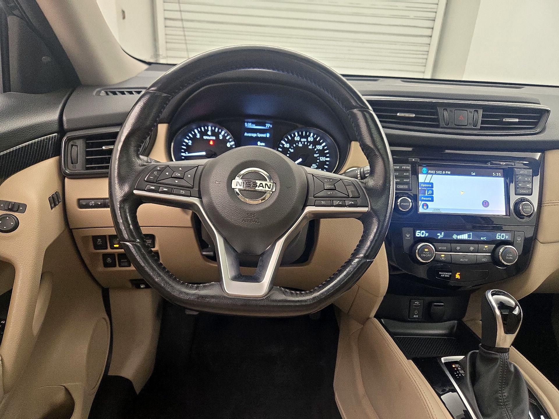 Thumbnail: 2017 Nissan Rogue - 10