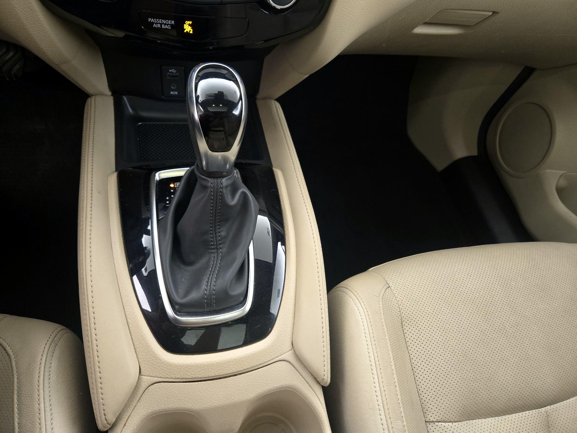 Thumbnail: 2017 Nissan Rogue - 18
