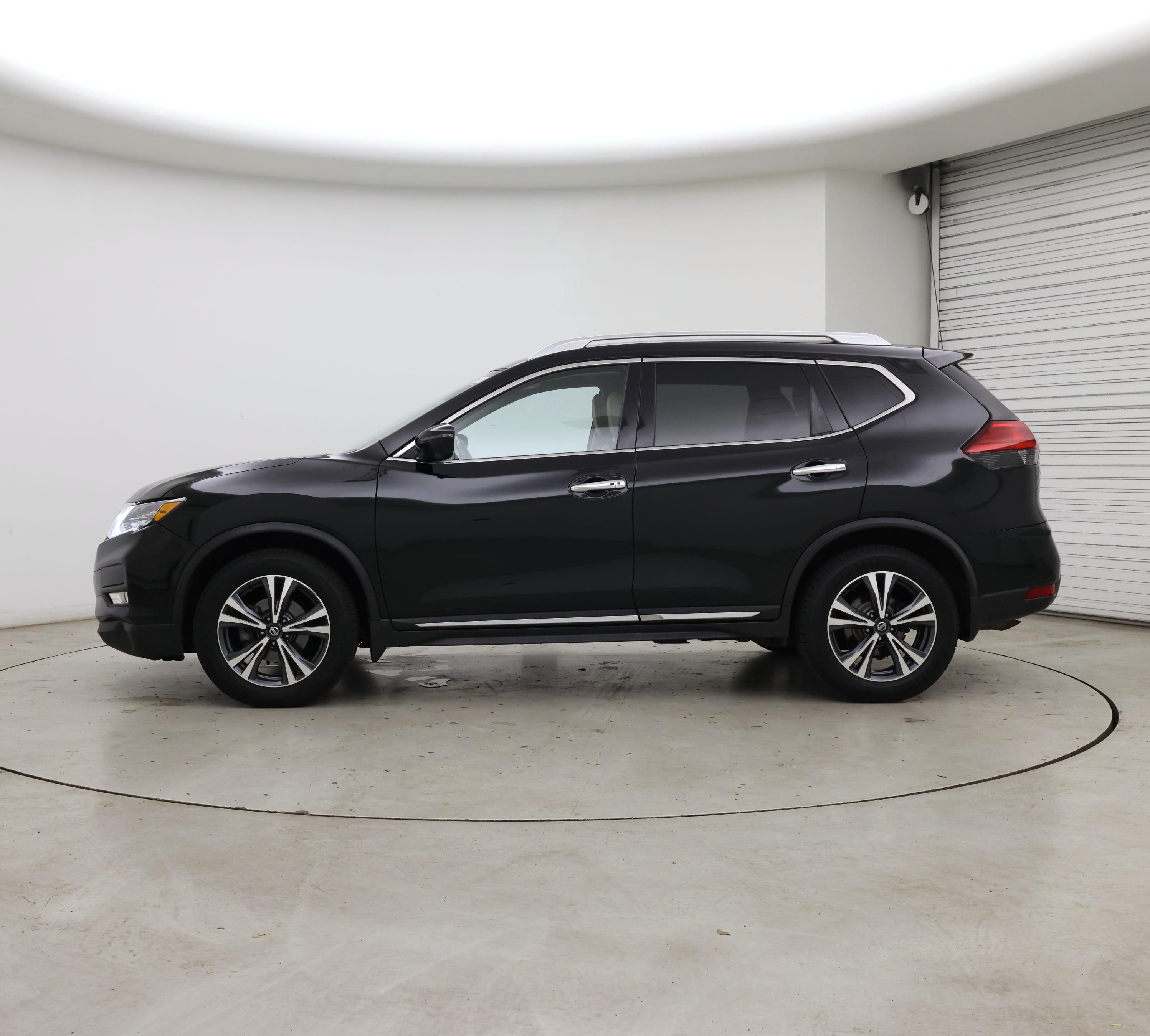 Thumbnail: 2017 Nissan Rogue - 3