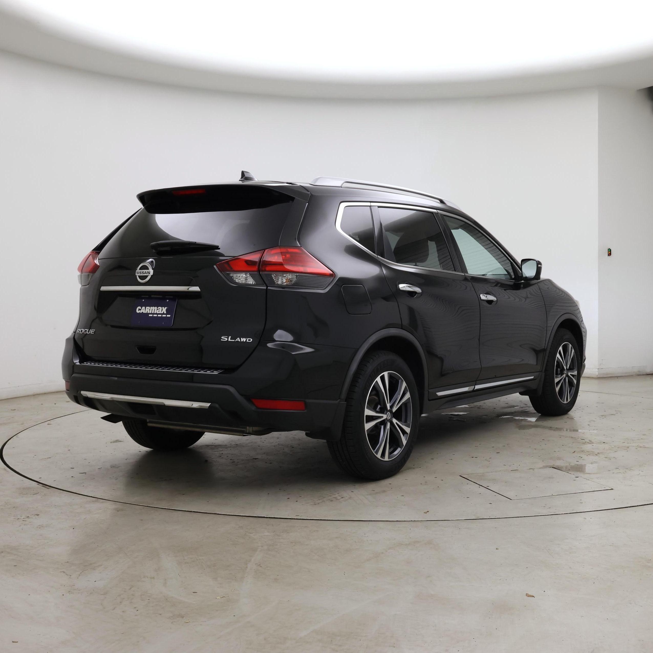 Thumbnail: 2017 Nissan Rogue - 8