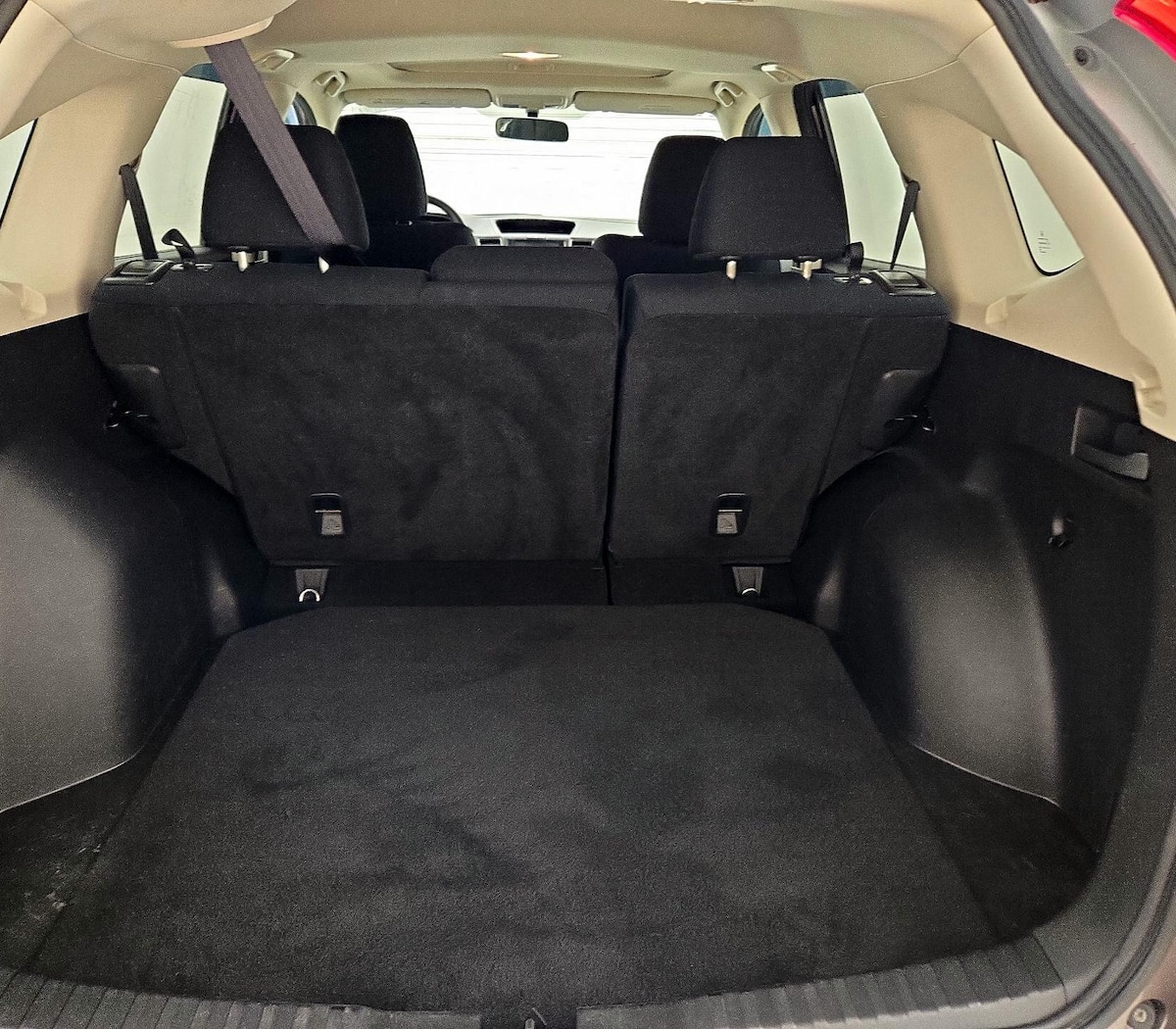 Trunk/Cargo (Seats Up)
