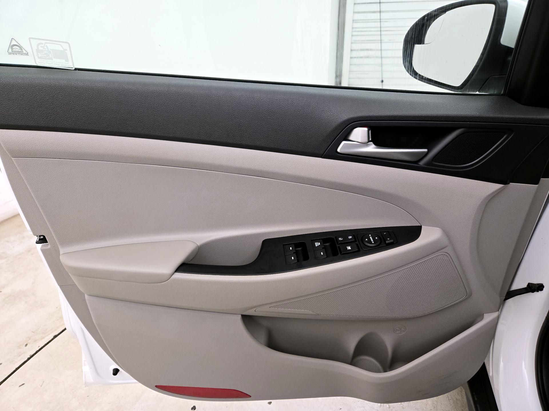 Thumbnail: 2020 Hyundai Tucson - 12