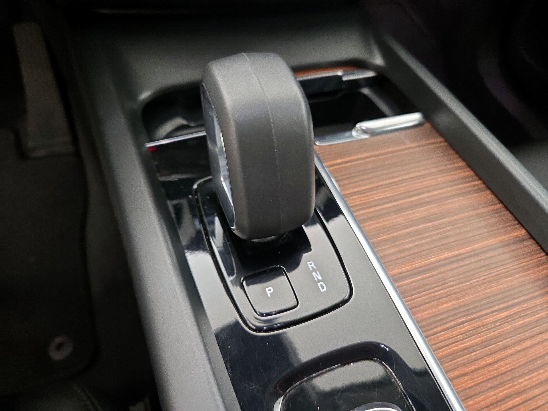 Thumbnail: 2023 Volvo XC60 - 17