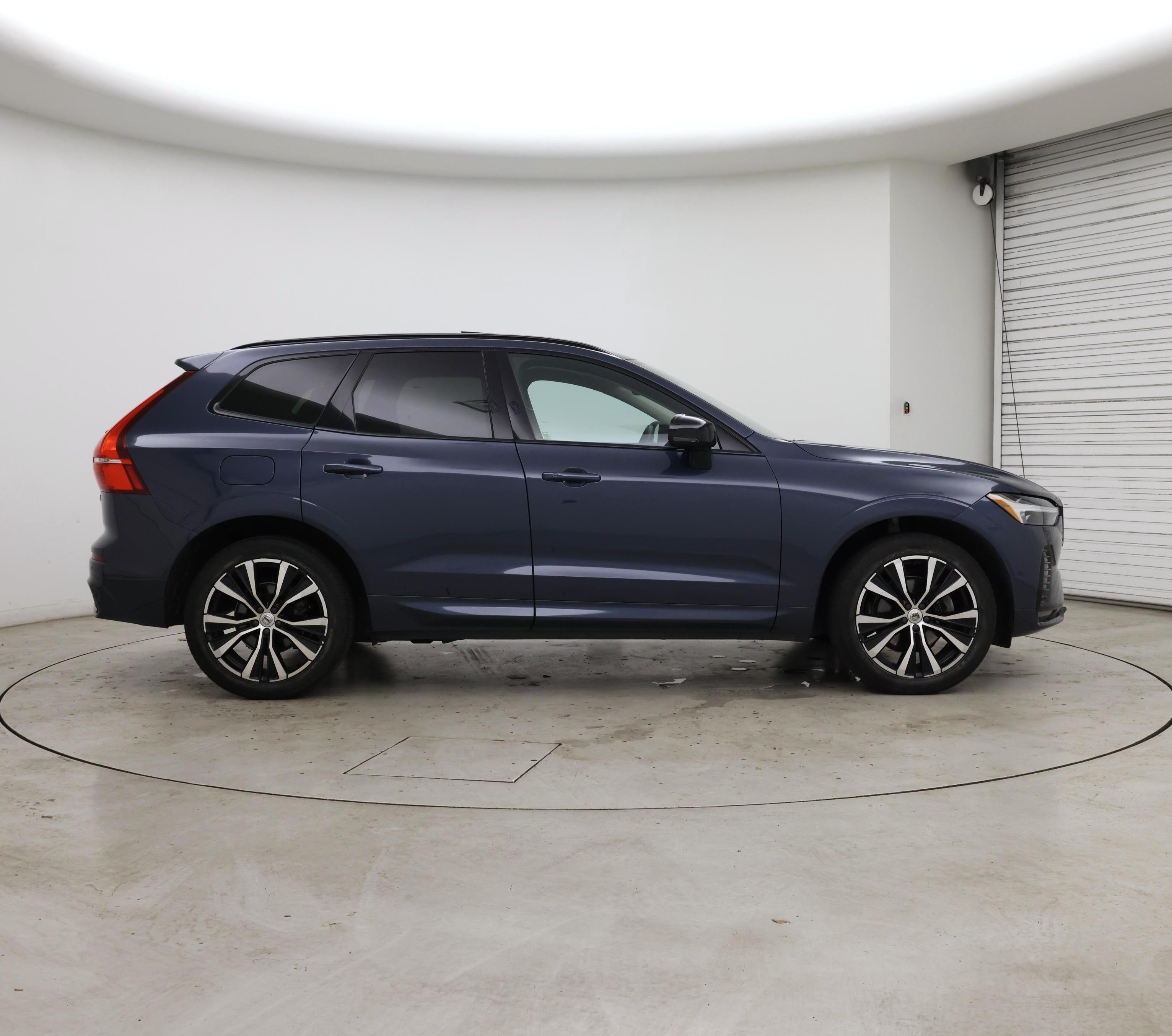 Thumbnail: 2023 Volvo XC60 - 7