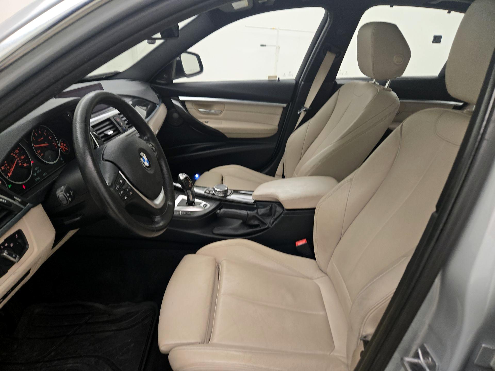 Thumbnail: 2016 BMW 3 Series - 11