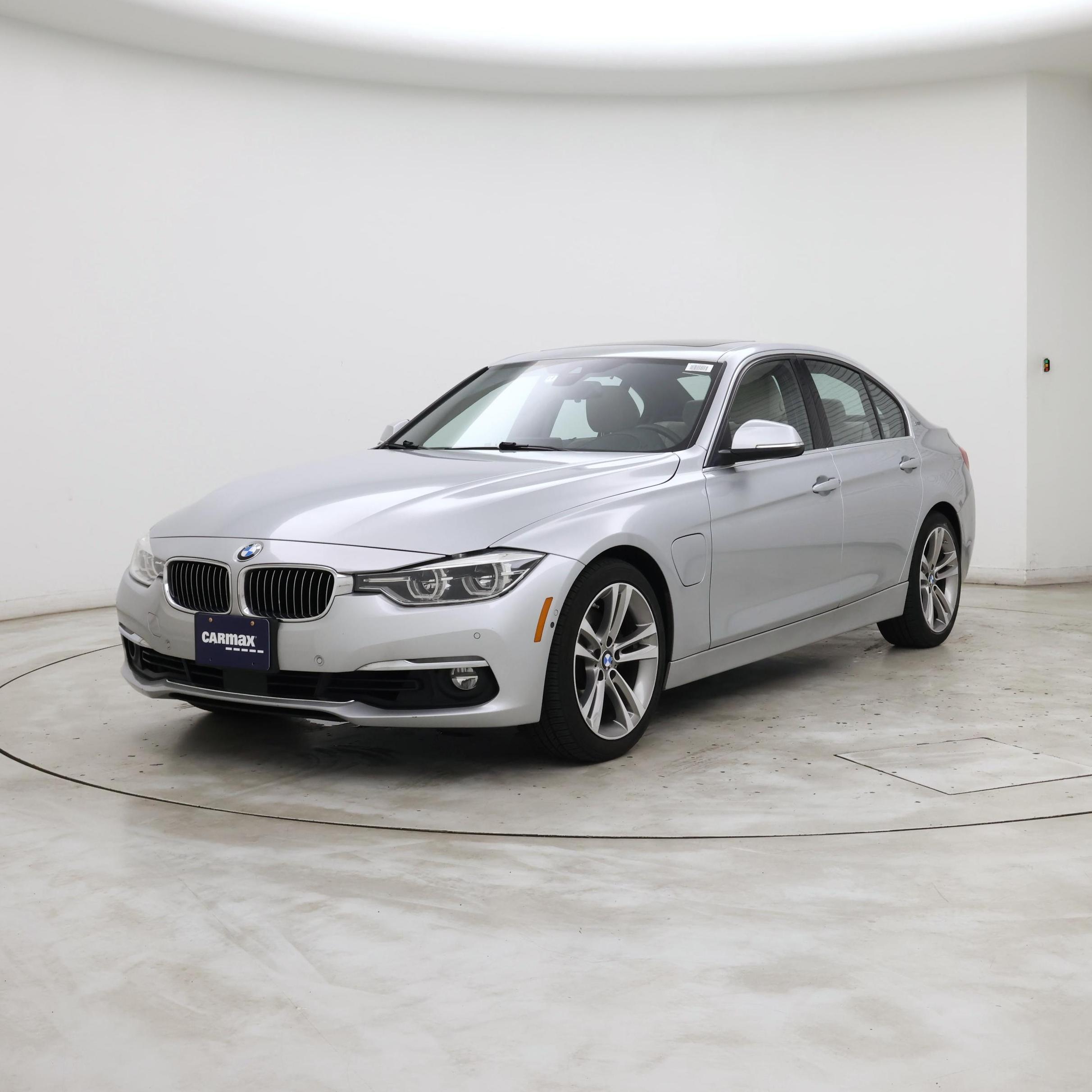 Thumbnail: 2016 BMW 3 Series - 4