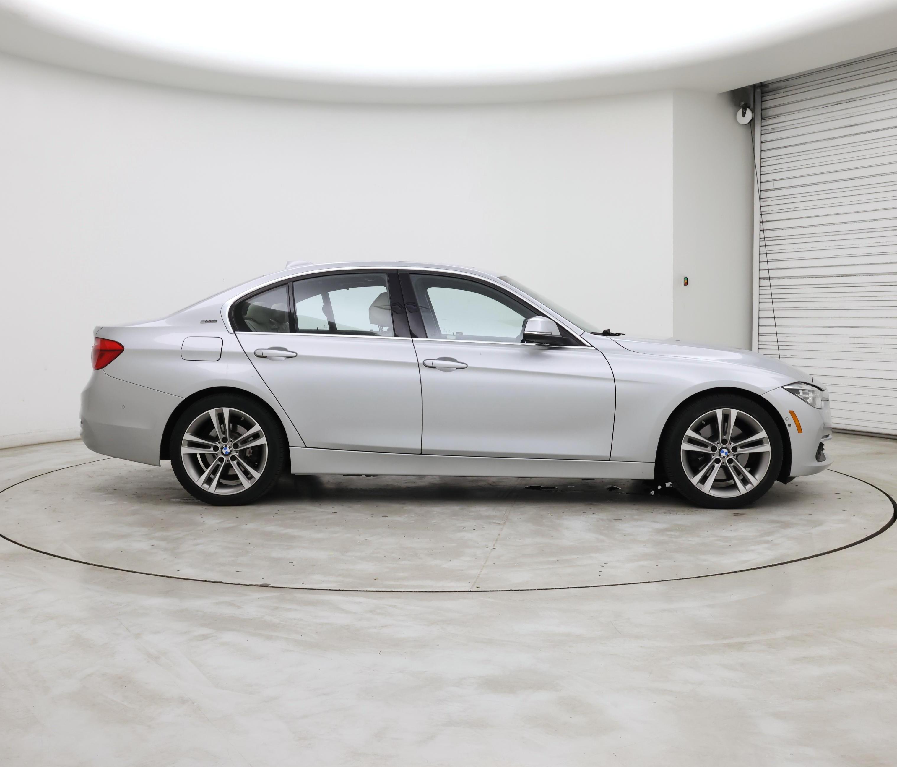 Thumbnail: 2016 BMW 3 Series - 7