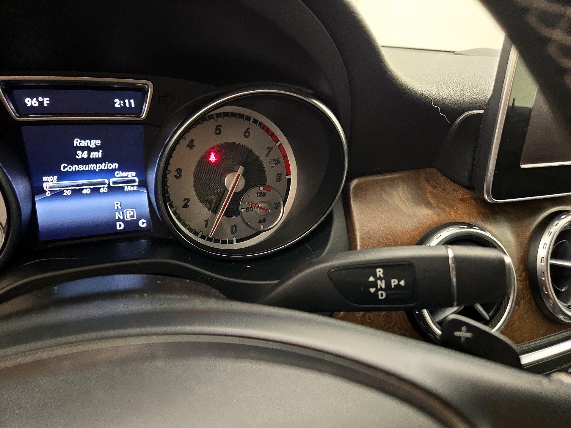 Thumbnail: 2016 Mercedes-Benz GLA - 16