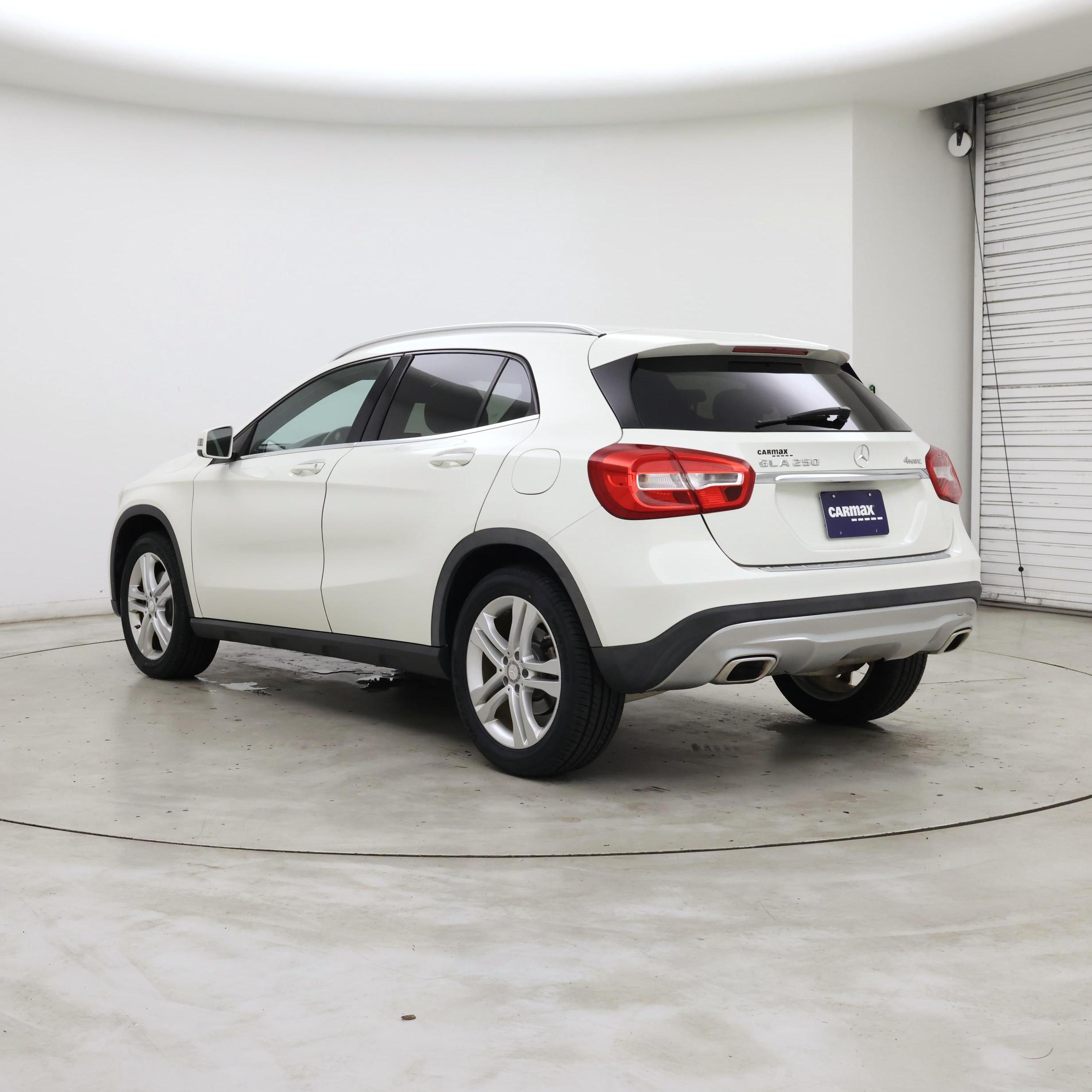 Thumbnail: 2016 Mercedes-Benz GLA - 2