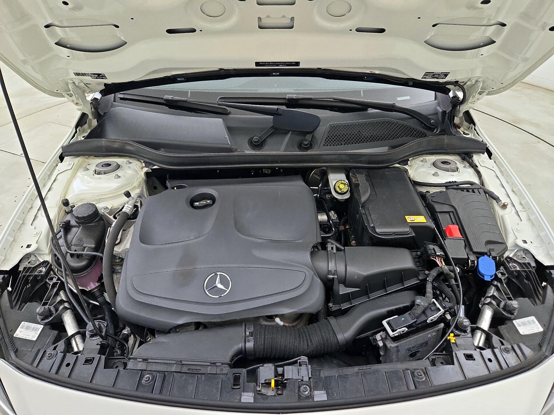 Thumbnail: 2016 Mercedes-Benz GLA - 19