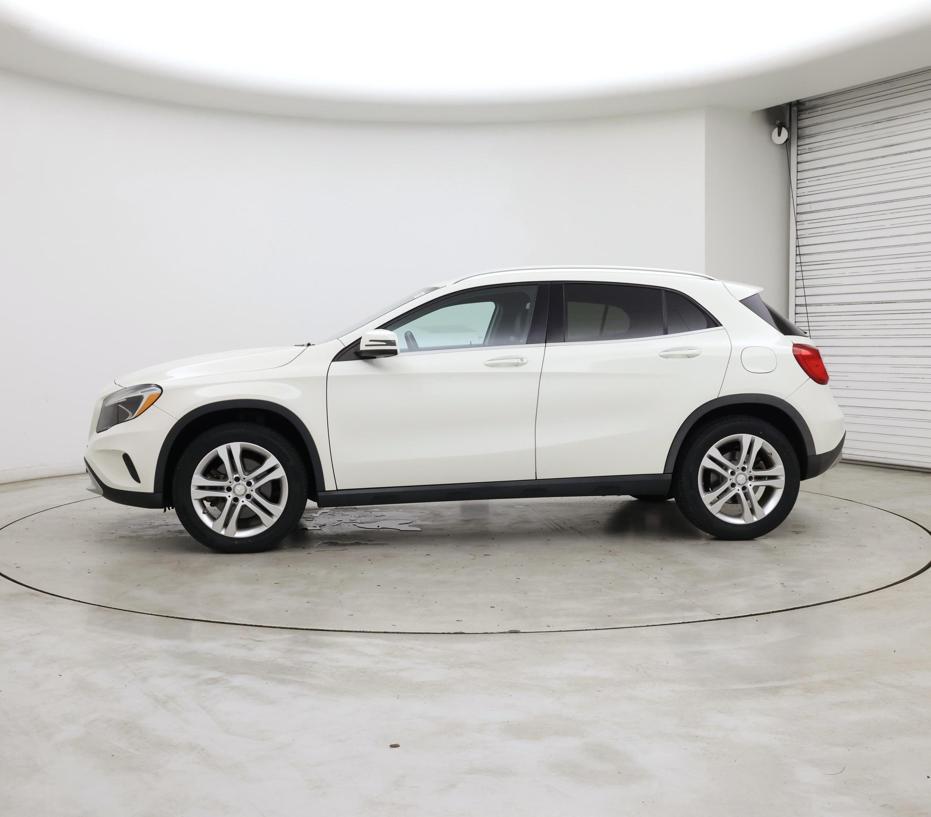 Thumbnail: 2016 Mercedes-Benz GLA - 3