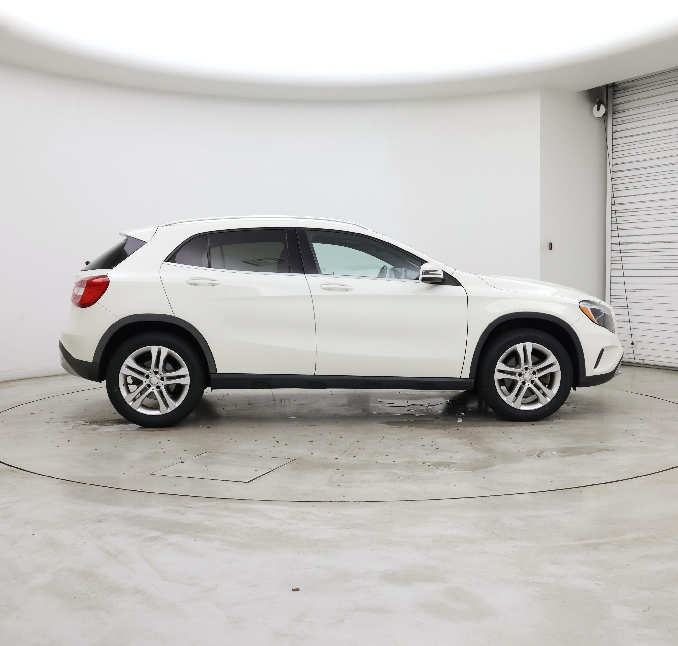Thumbnail: 2016 Mercedes-Benz GLA - 7