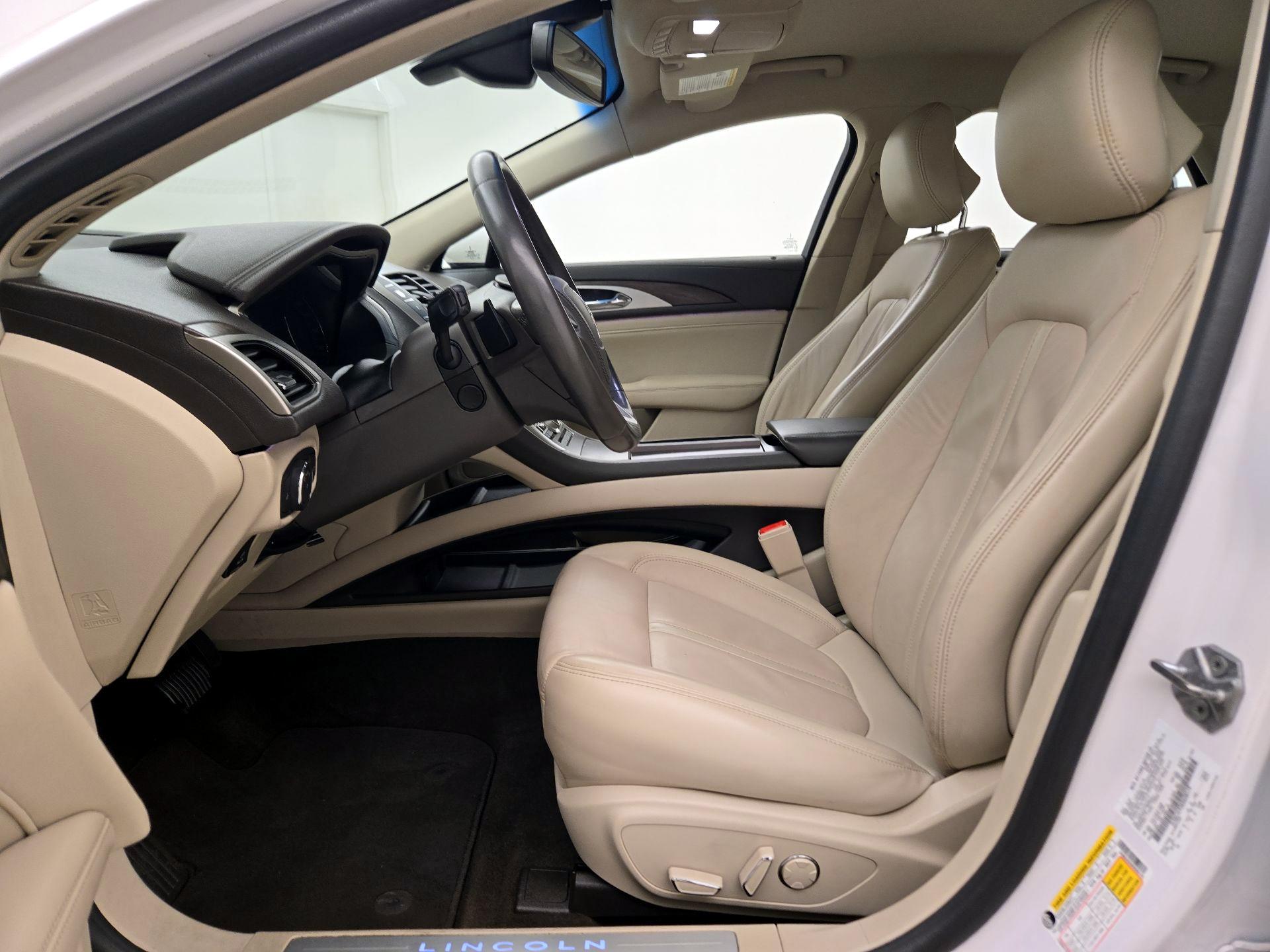 Thumbnail: 2019 Lincoln MKZ - 11